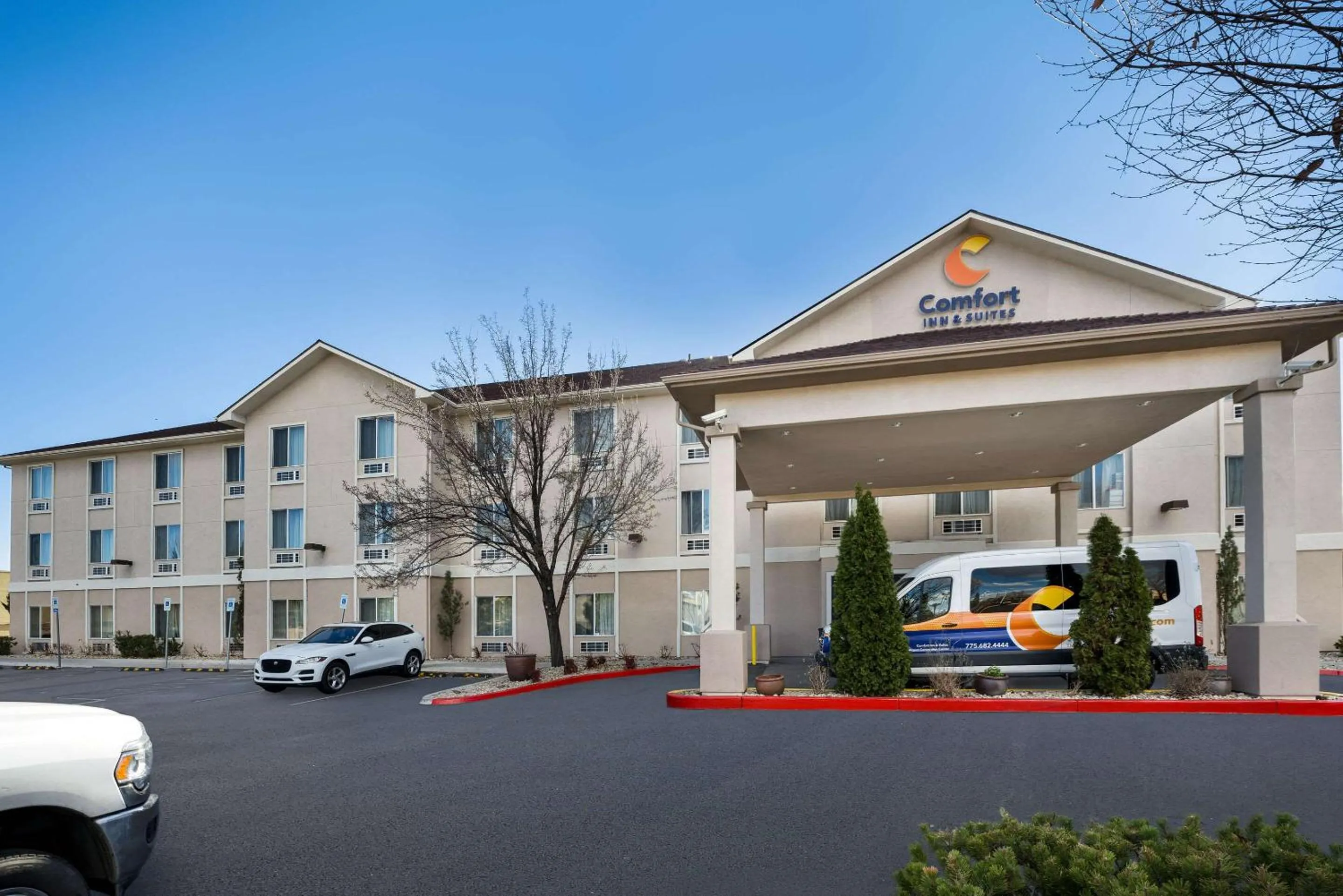 Property building in Comfort Inn & Suites Airport Convention Center