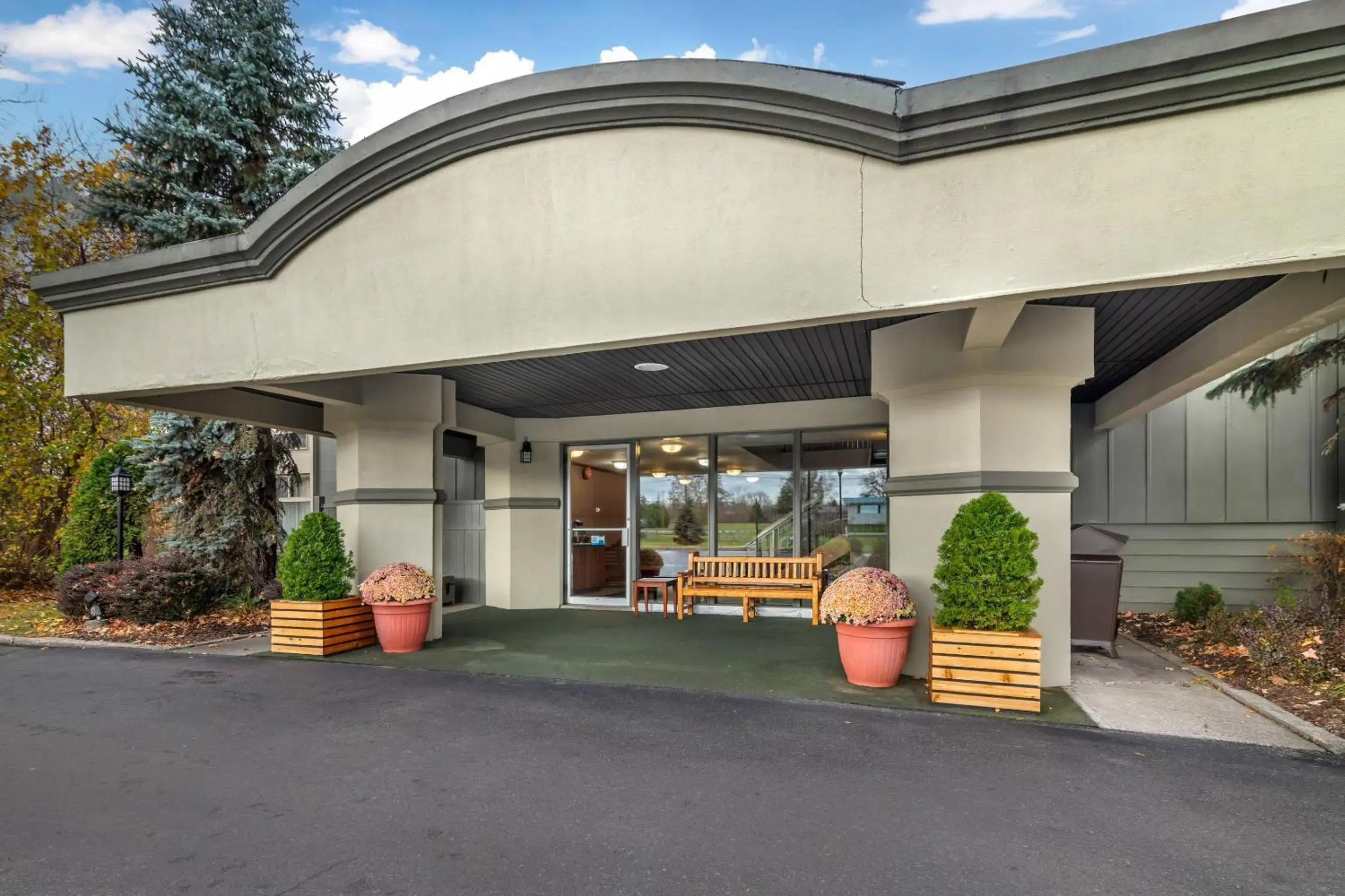 Property building in The Inn at Gran View Ogdensburg, an Ascend Collection Hotel Property building in The Inn at Gran View Ogdensburg, an Ascend Collection Hotel