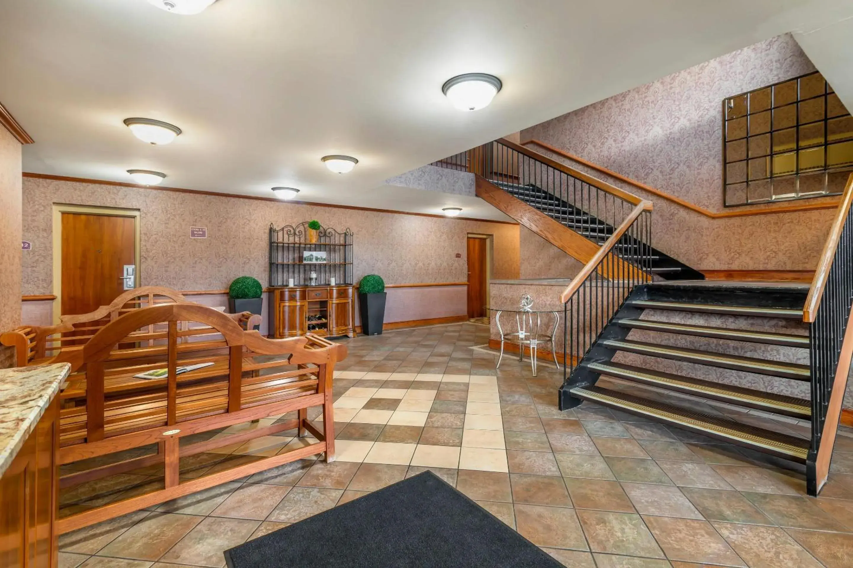 Lobby or reception in The Inn at Gran View Ogdensburg, an Ascend Collection Hotel Lobby or reception in The Inn at Gran View Ogdensburg, an Ascend Collection Hotel