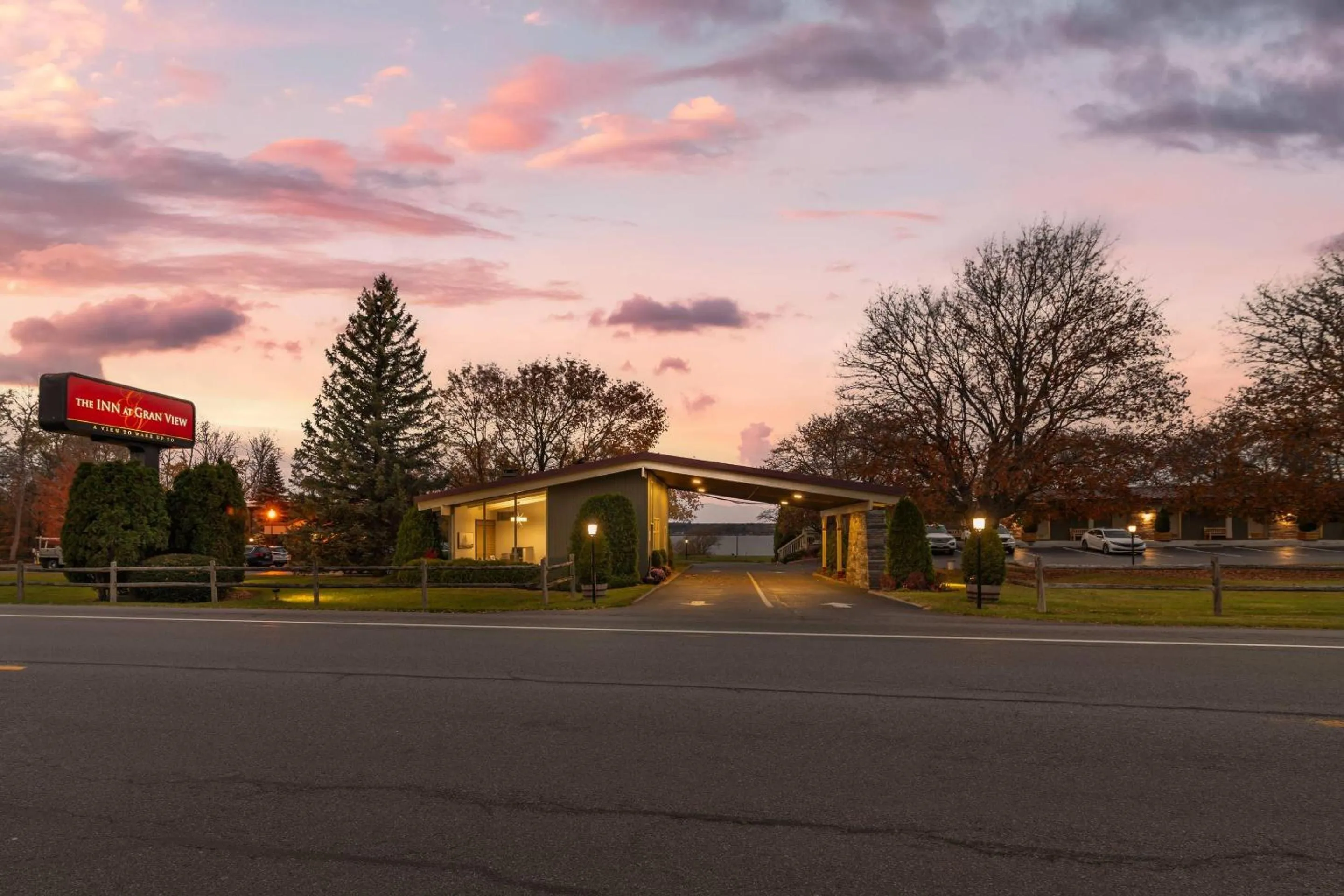 Property building in The Inn at Gran View Ogdensburg, an Ascend Collection Hotel