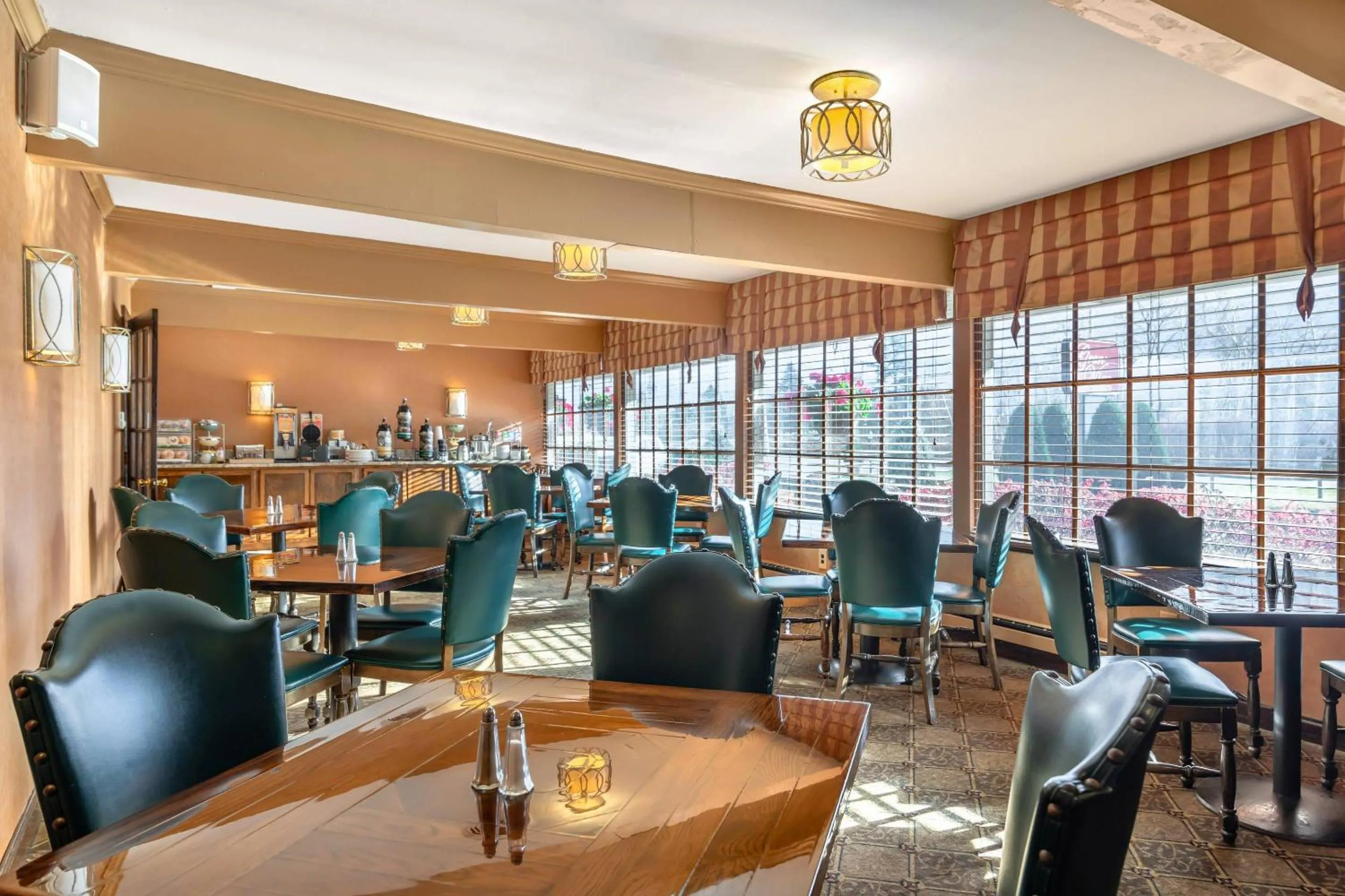 Breakfast in The Inn at Gran View Ogdensburg, an Ascend Collection Hotel