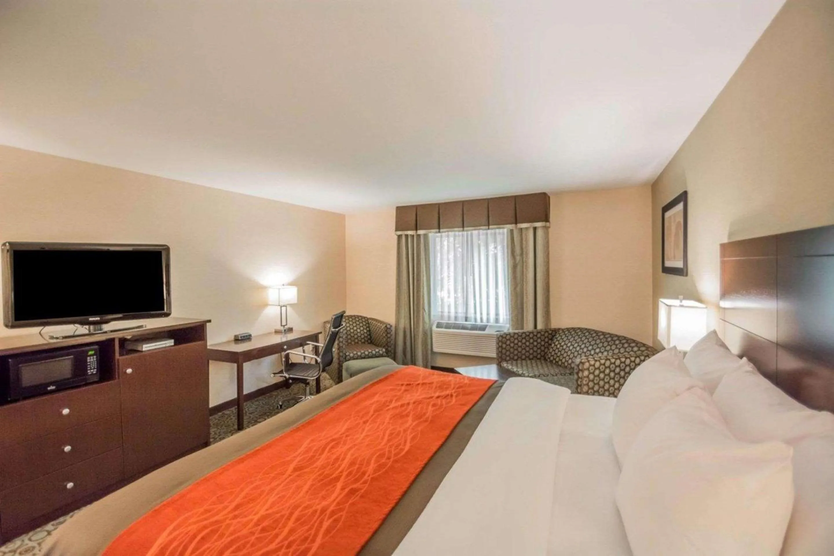 Photo of the whole room, Bed in Quality Inn Corning