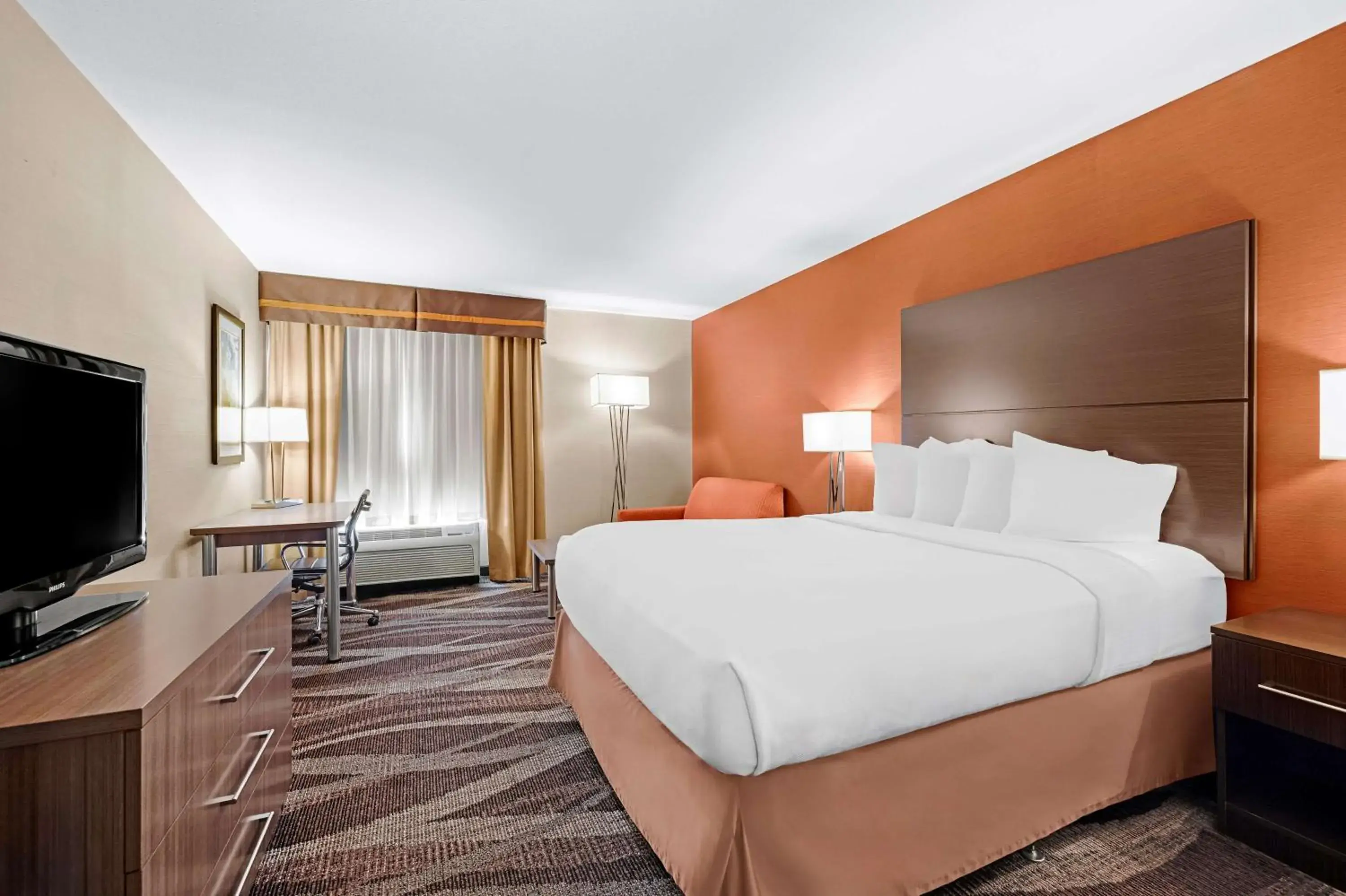 Bedroom, Bed in Best Western Maple City Inn Bedroom, Bed in Best Western Maple City Inn