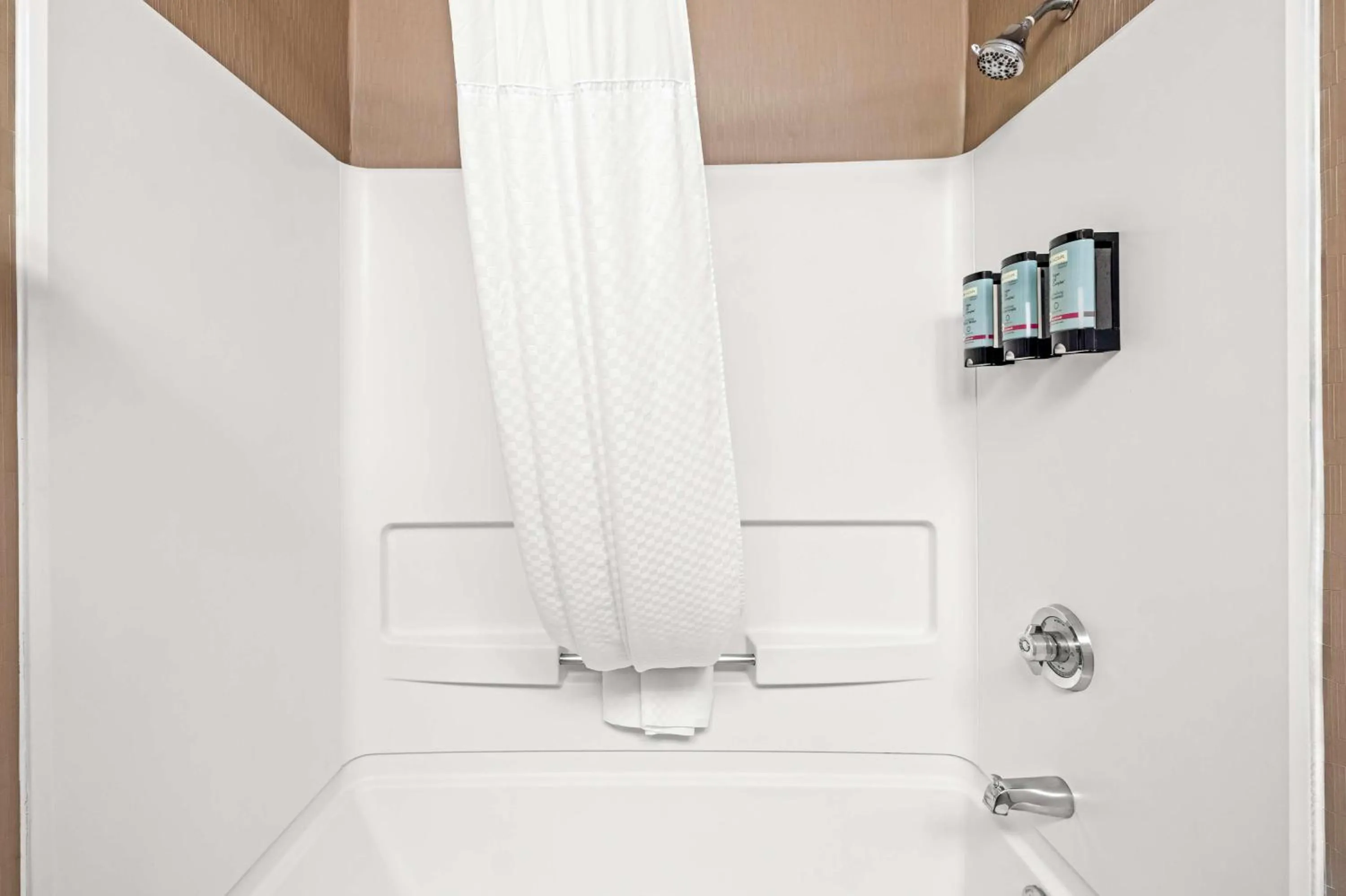 Bedroom in Best Western Maple City Inn