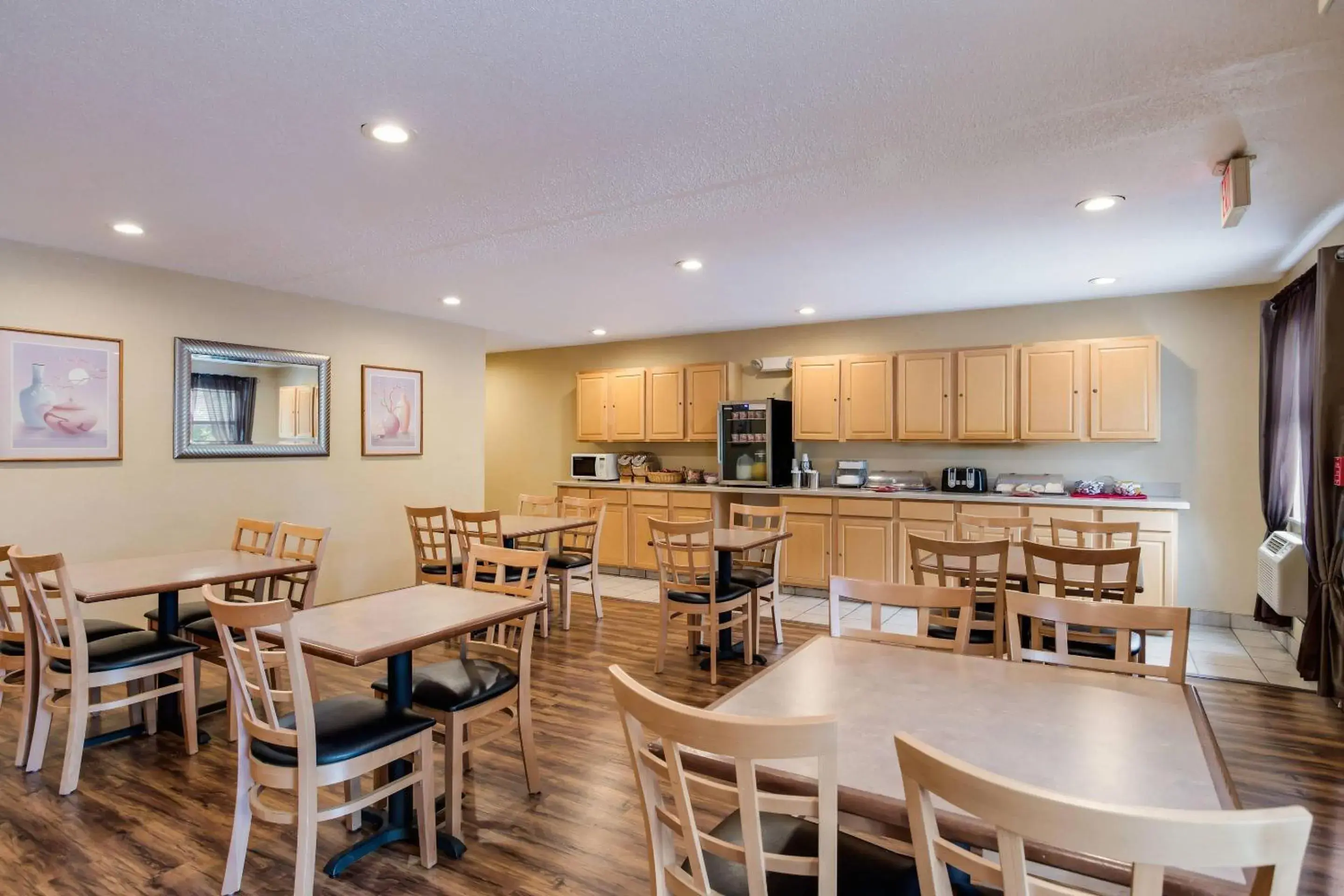 Breakfast in Econo Lodge Painted Post - Corning Breakfast in Econo Lodge Painted Post - Corning