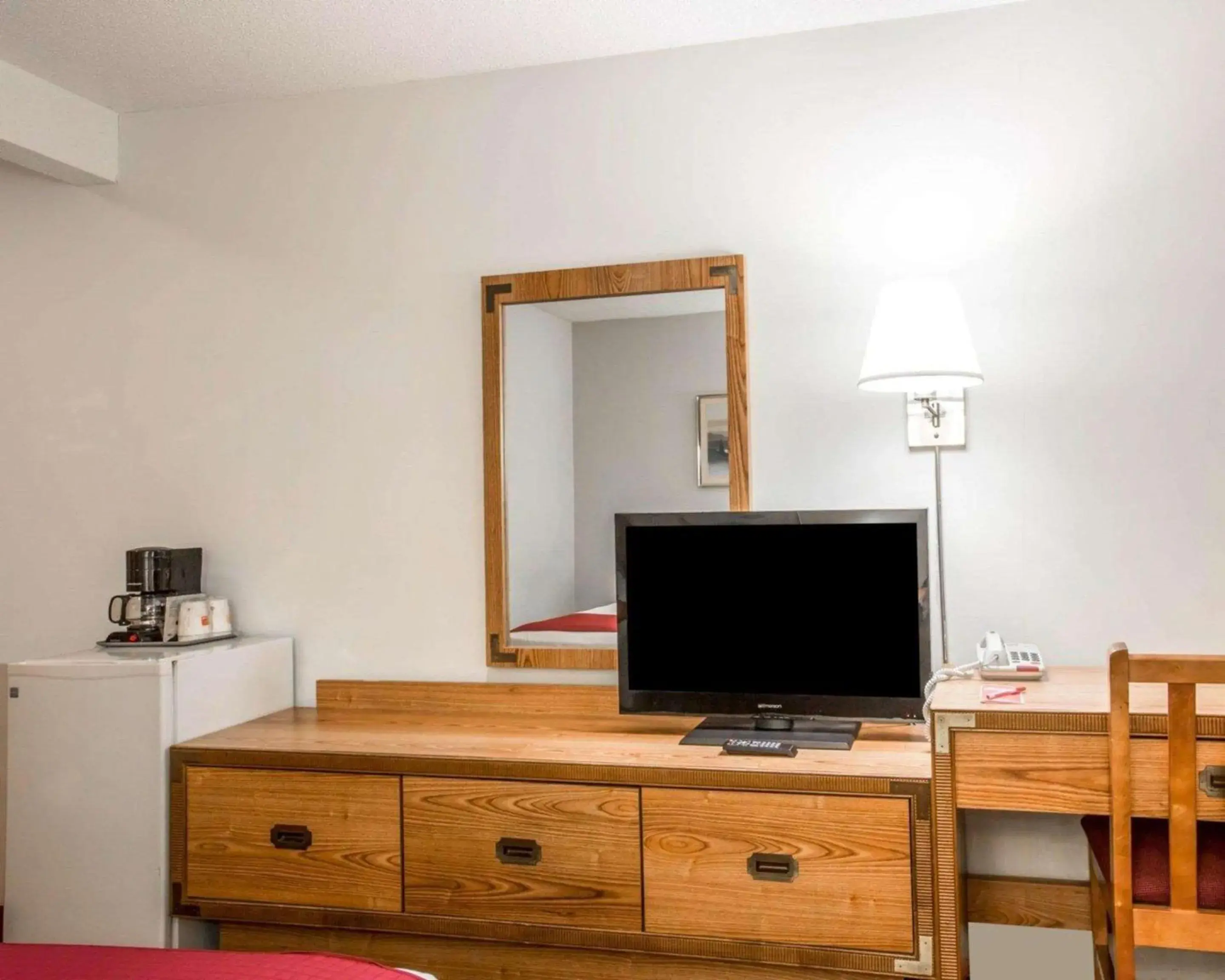 Photo of the whole room in Rodeway Inn Lake Placid South Photo of the whole room in Rodeway Inn Lake Placid South