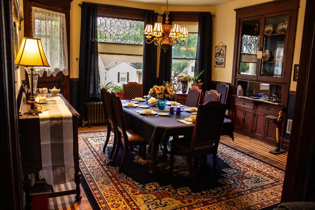 The Katherine Holle House