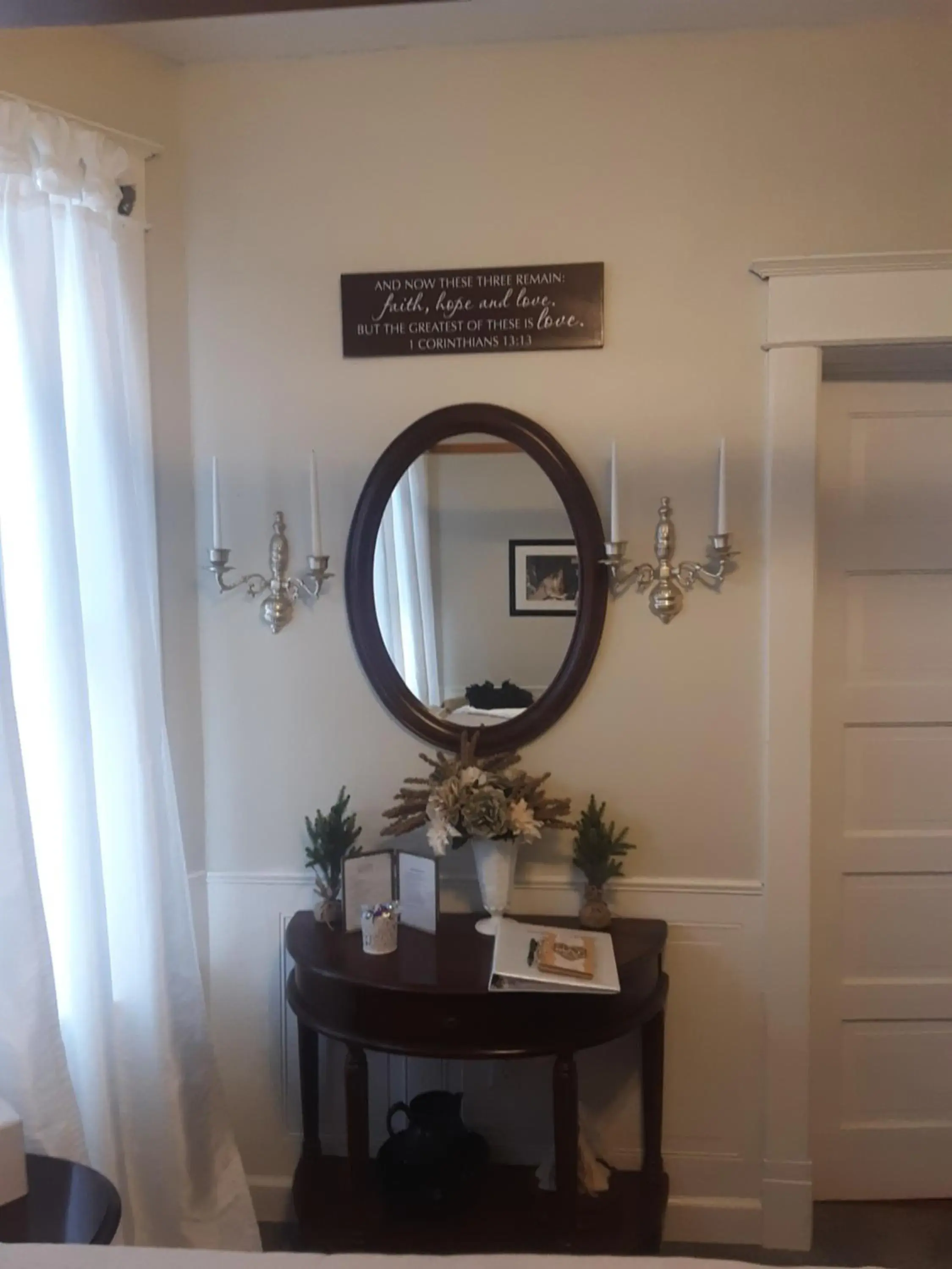 Queen Room with Spa Bath - single occupancy in The Katherine Holle House Queen Room with Spa Bath - single occupancy in The Katherine Holle House