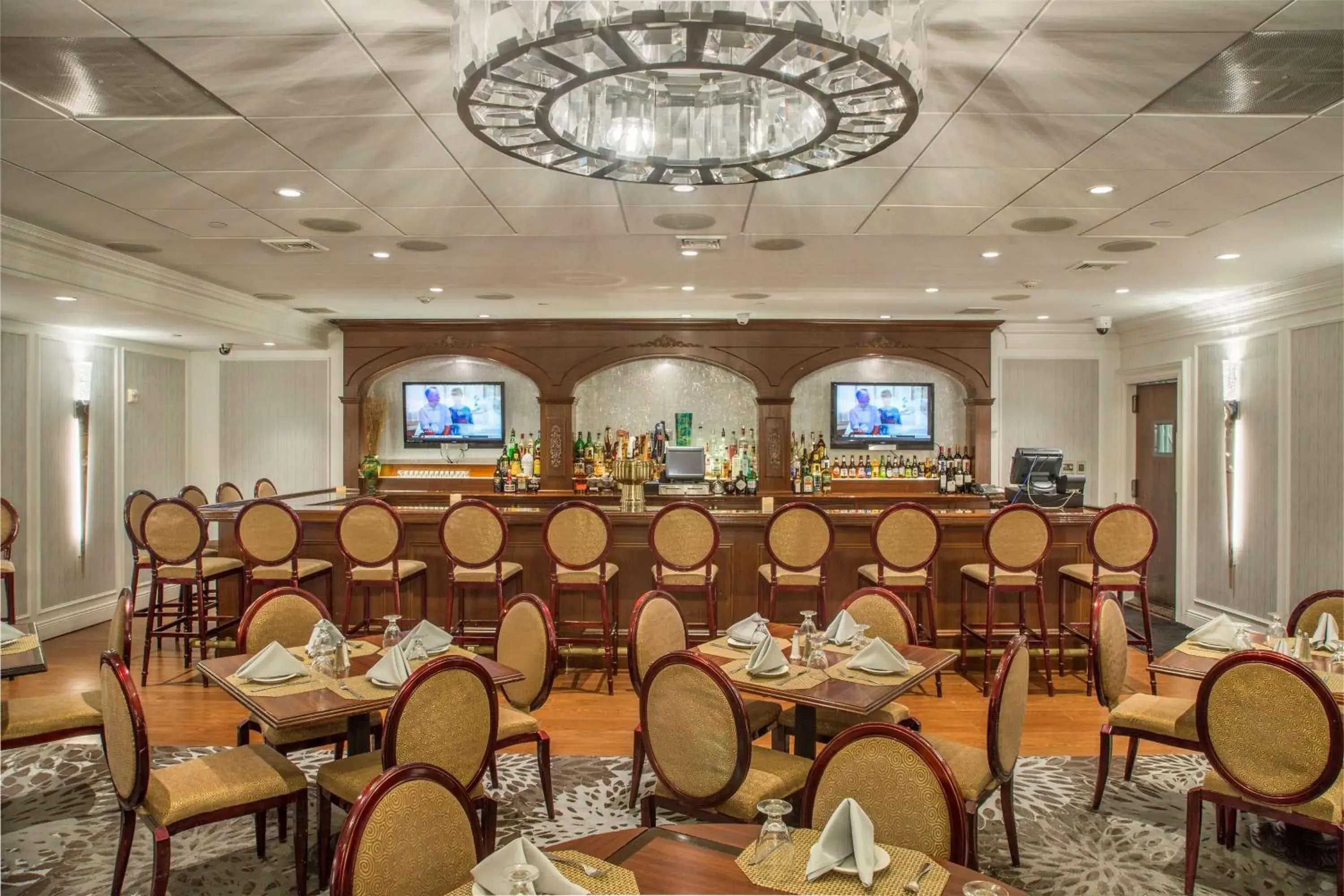 Lounge or bar in DoubleTree by Hilton Nanuet Lounge or bar in DoubleTree by Hilton Nanuet