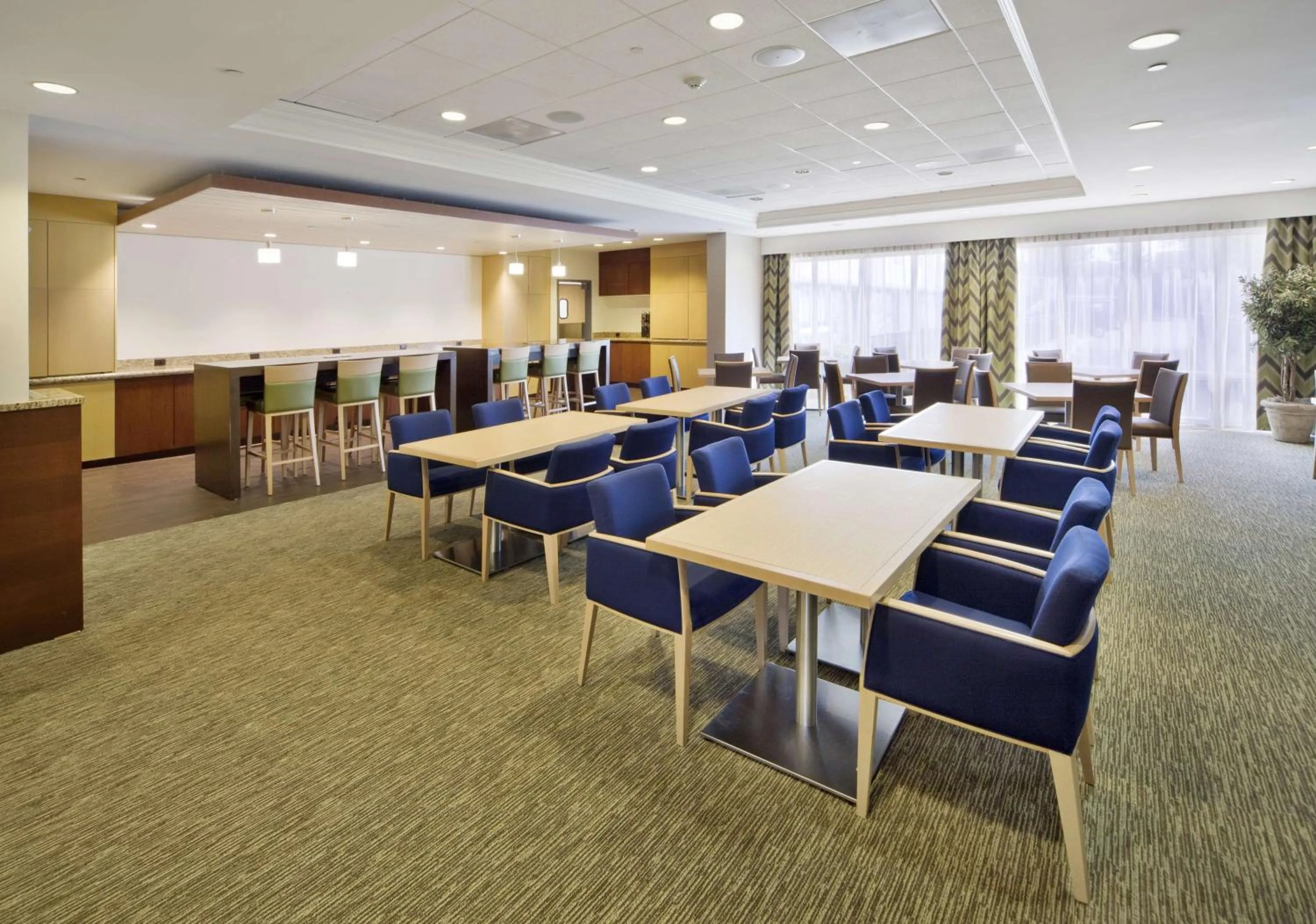Restaurant/places to eat in DoubleTree by Hilton Nanuet