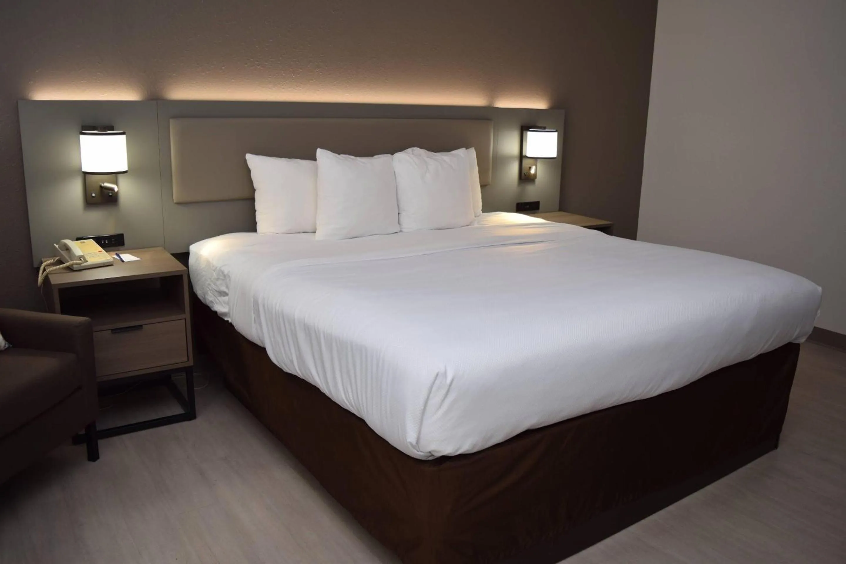 Bedroom, Bed in Comfort Inn & Suites Syracuse-Carrier Circle