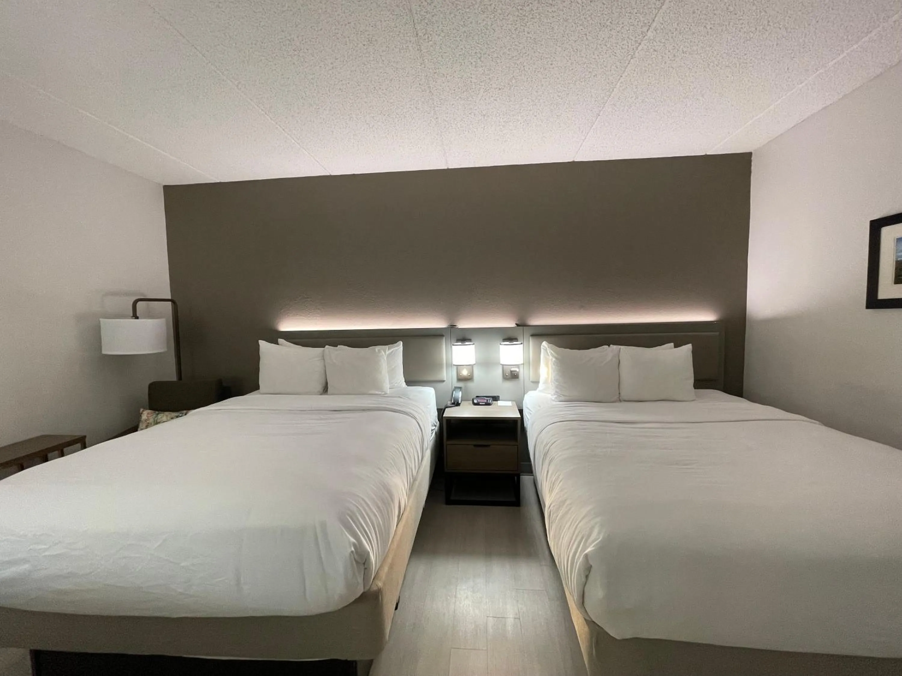 Bed in Comfort Inn & Suites Syracuse-Carrier Circle