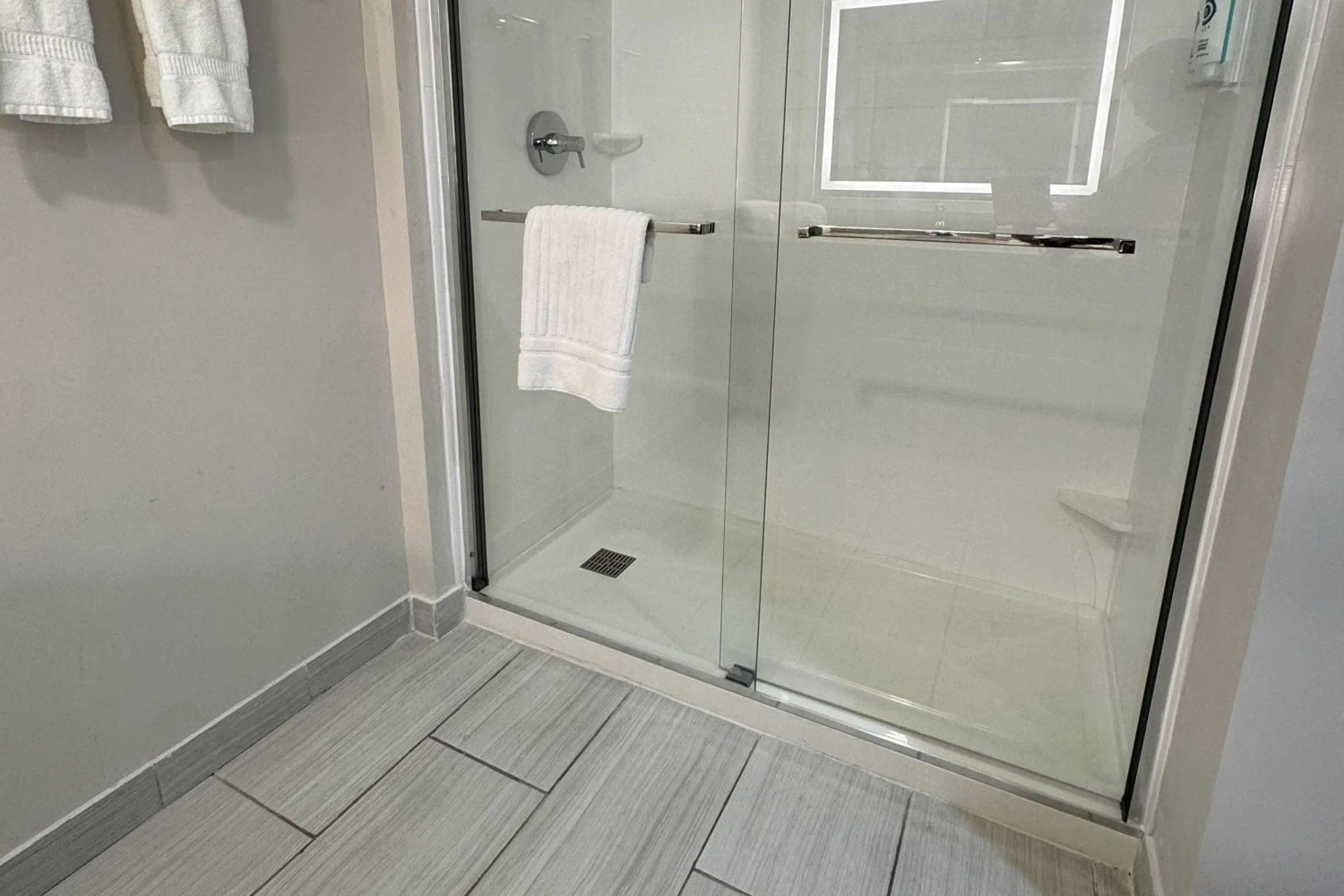 Bedroom in Comfort Inn & Suites Syracuse-Carrier Circle