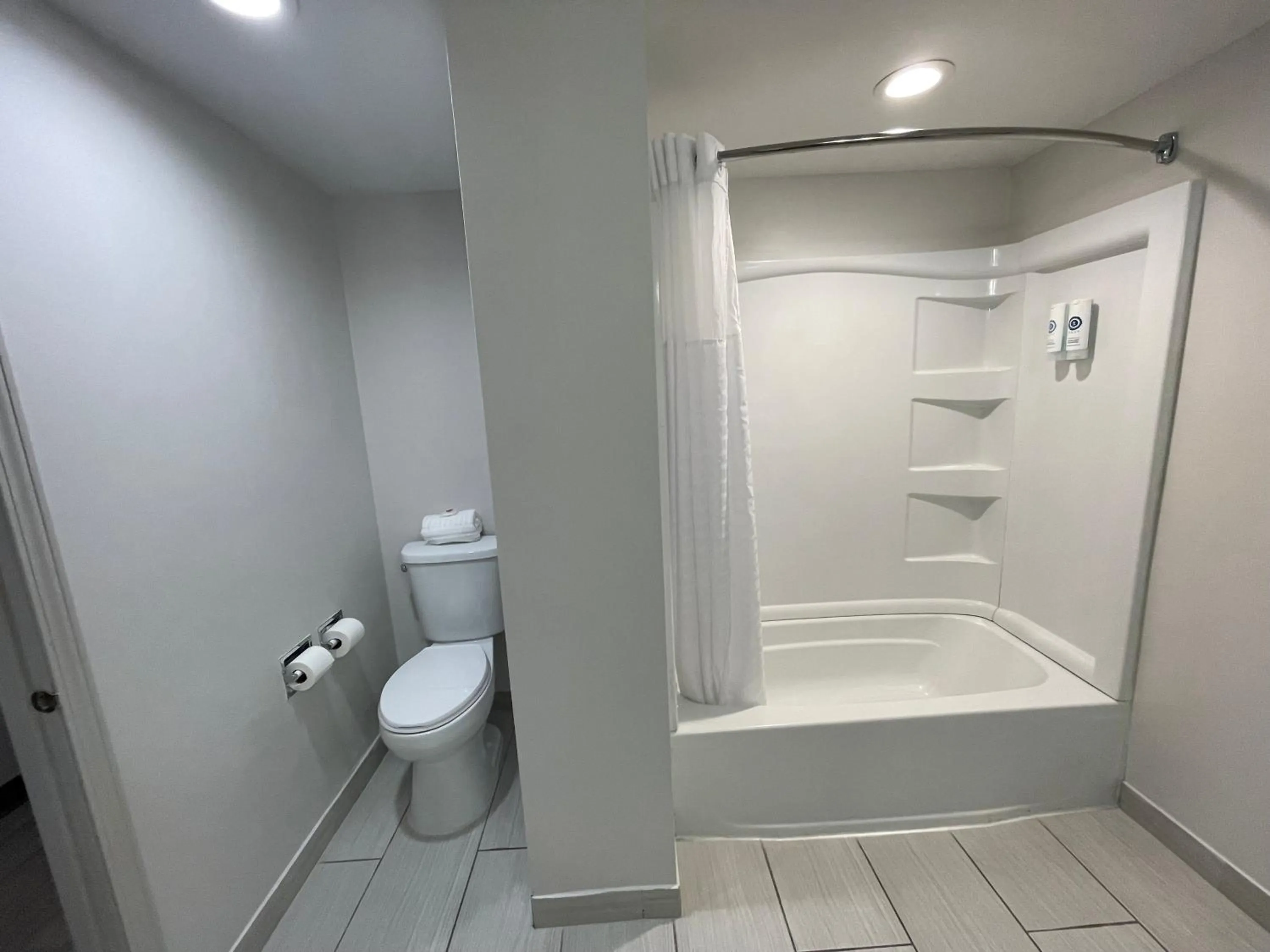 Shower in Comfort Inn & Suites Syracuse-Carrier Circle