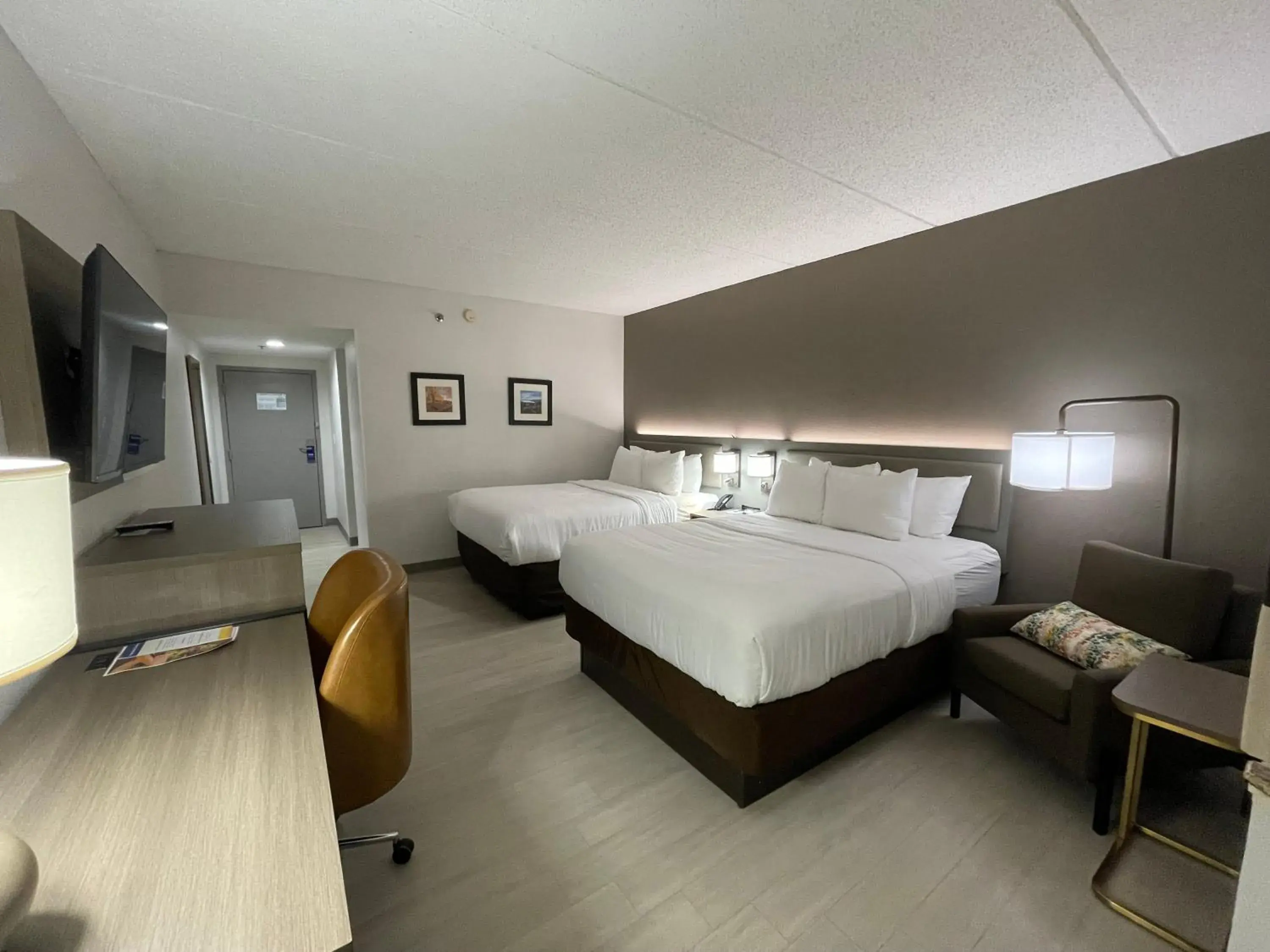 Bed in Comfort Inn & Suites Syracuse-Carrier Circle Bed in Comfort Inn & Suites Syracuse-Carrier Circle