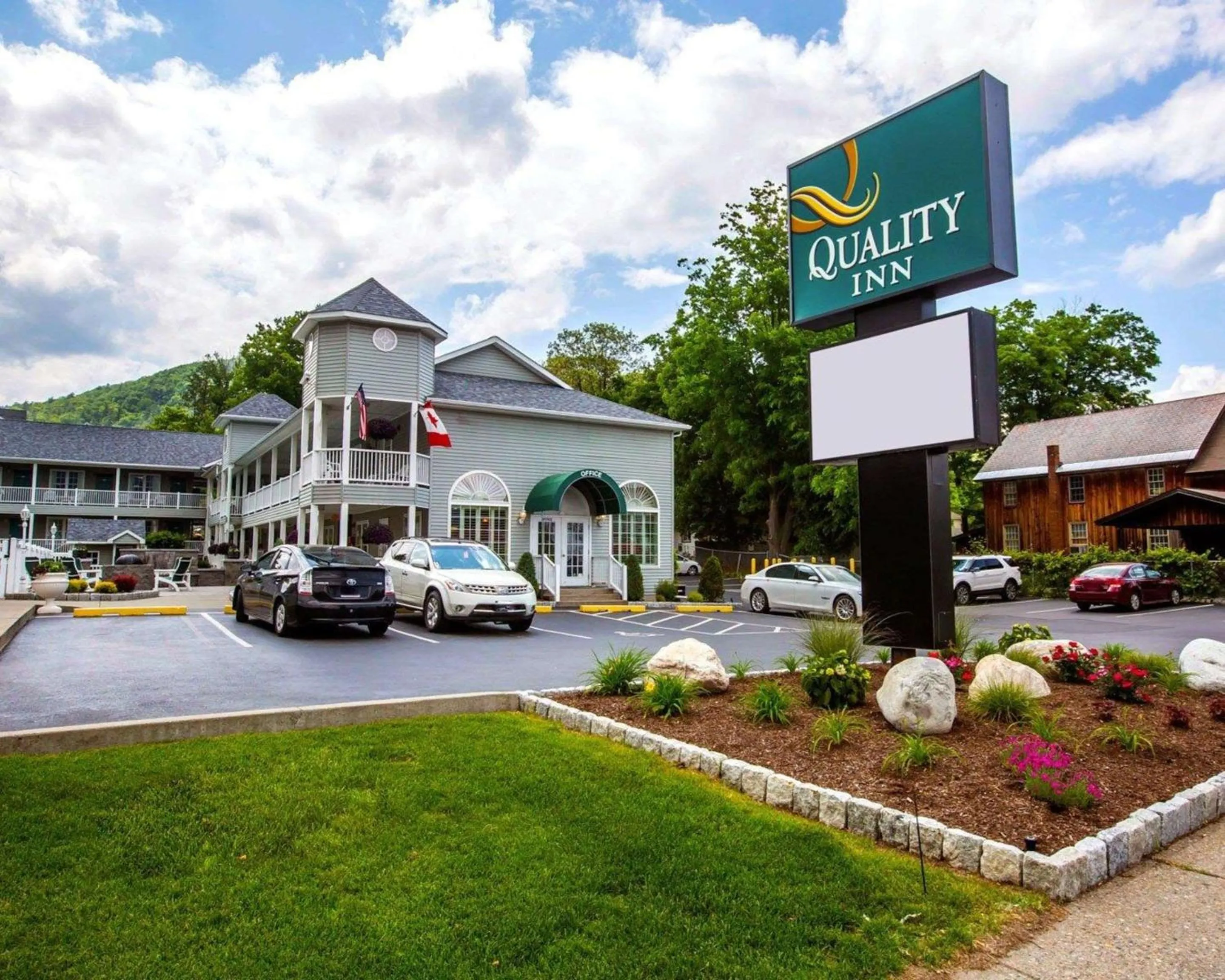 Property building in Quality Inn Lake George