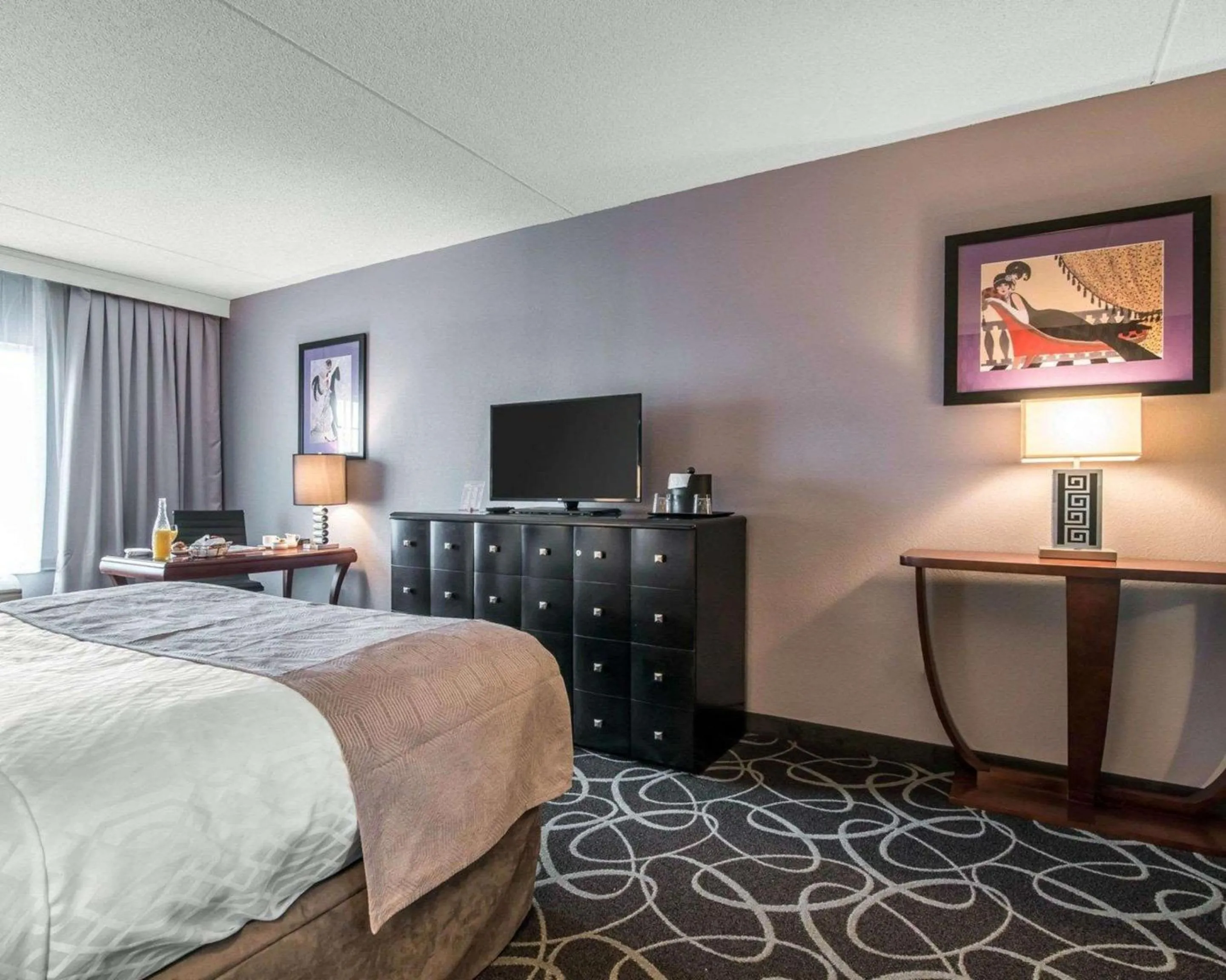 Photo of the whole room, Bed in Park Manor Hotel