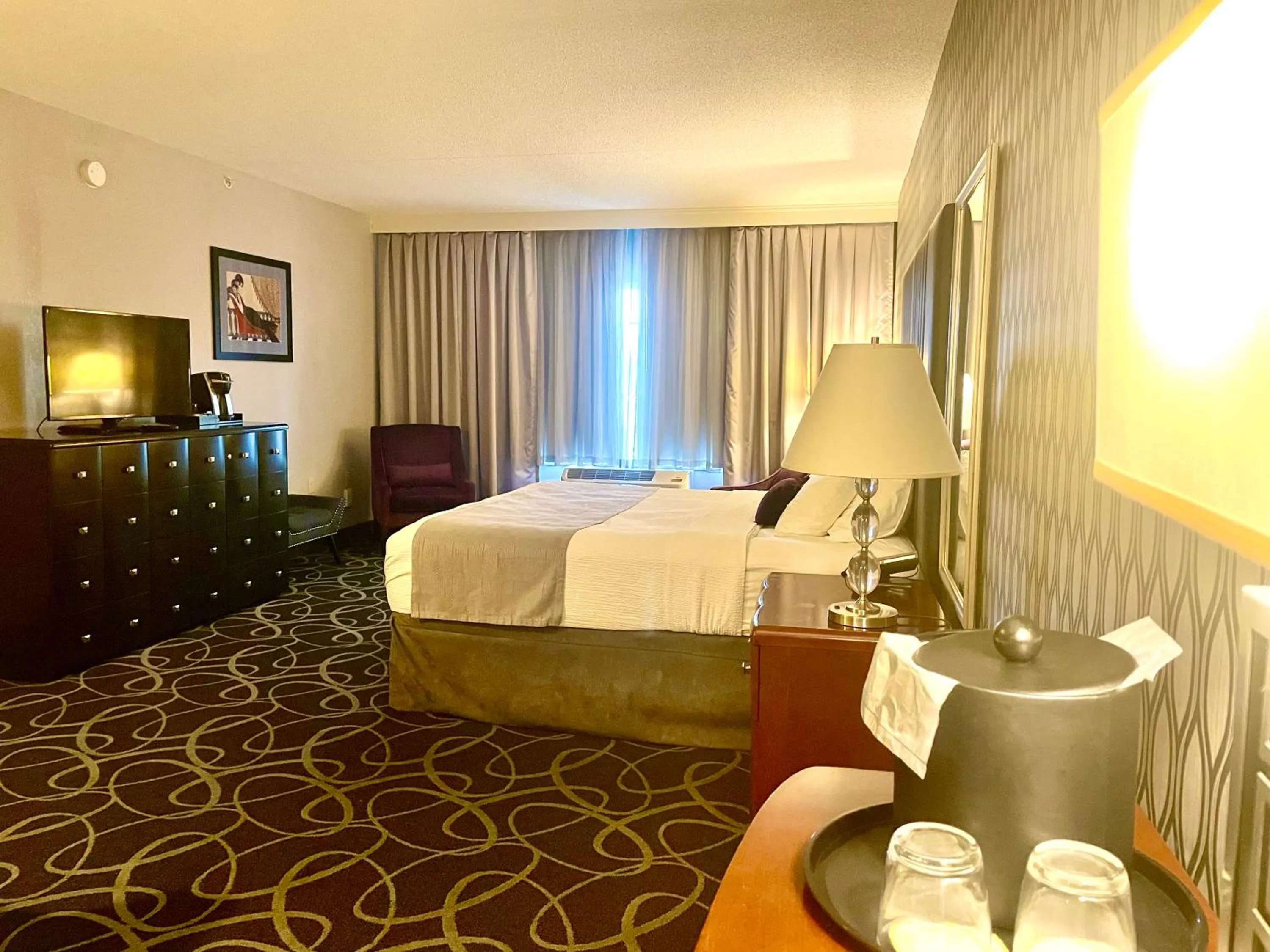 Bed in Park Manor Hotel