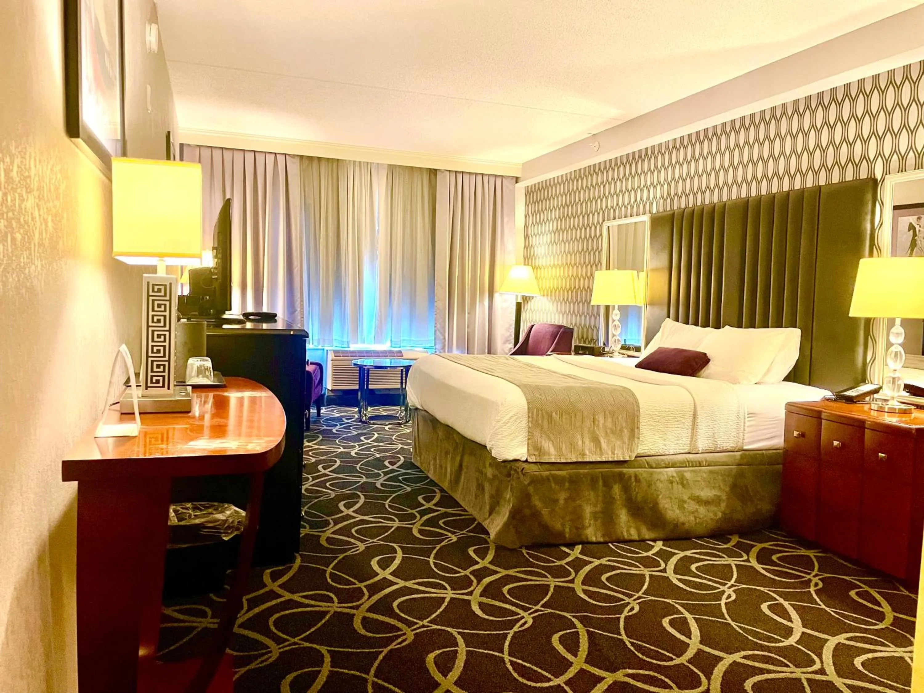 Bed in Park Manor Hotel