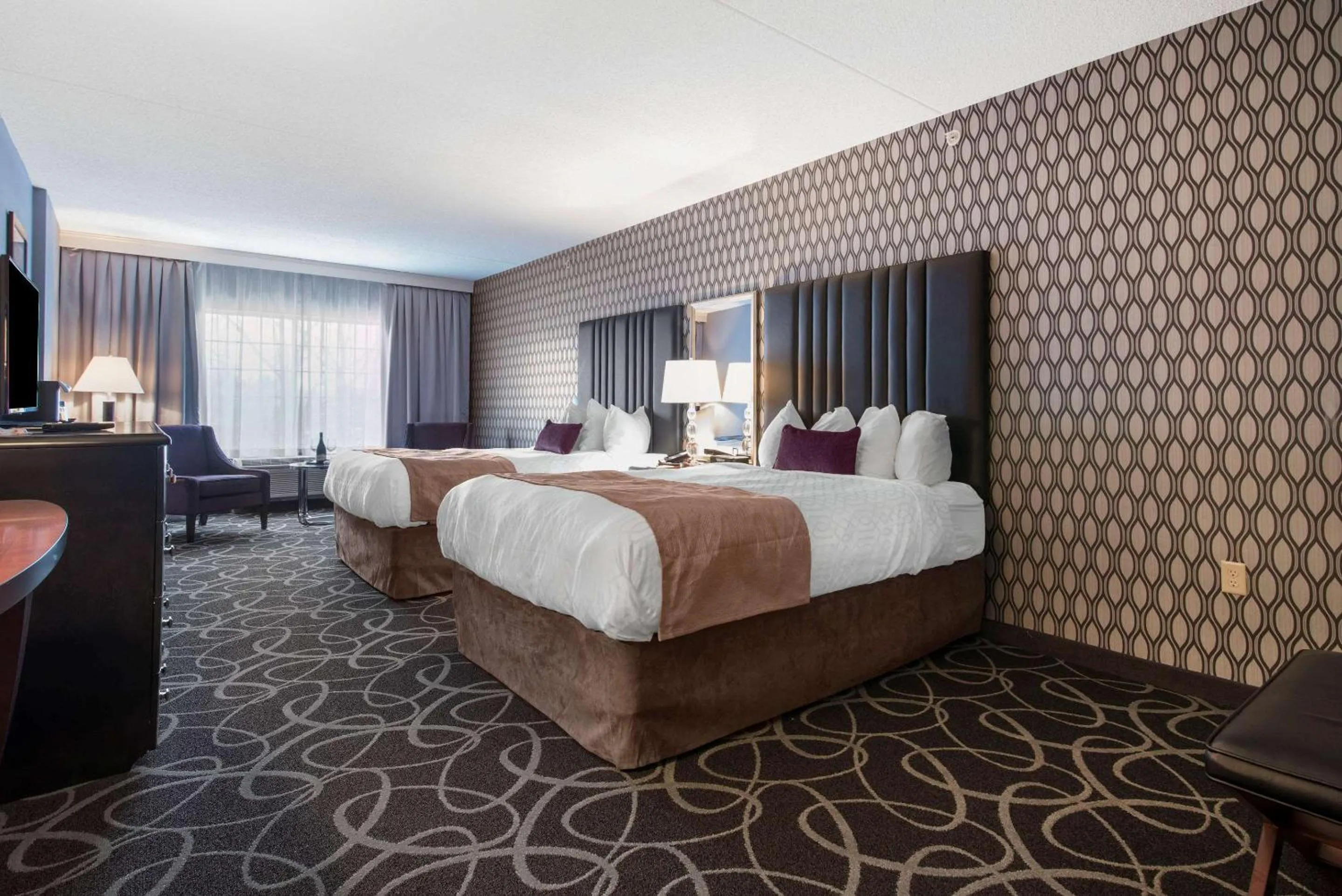 Photo of the whole room, Bed in Park Manor Hotel