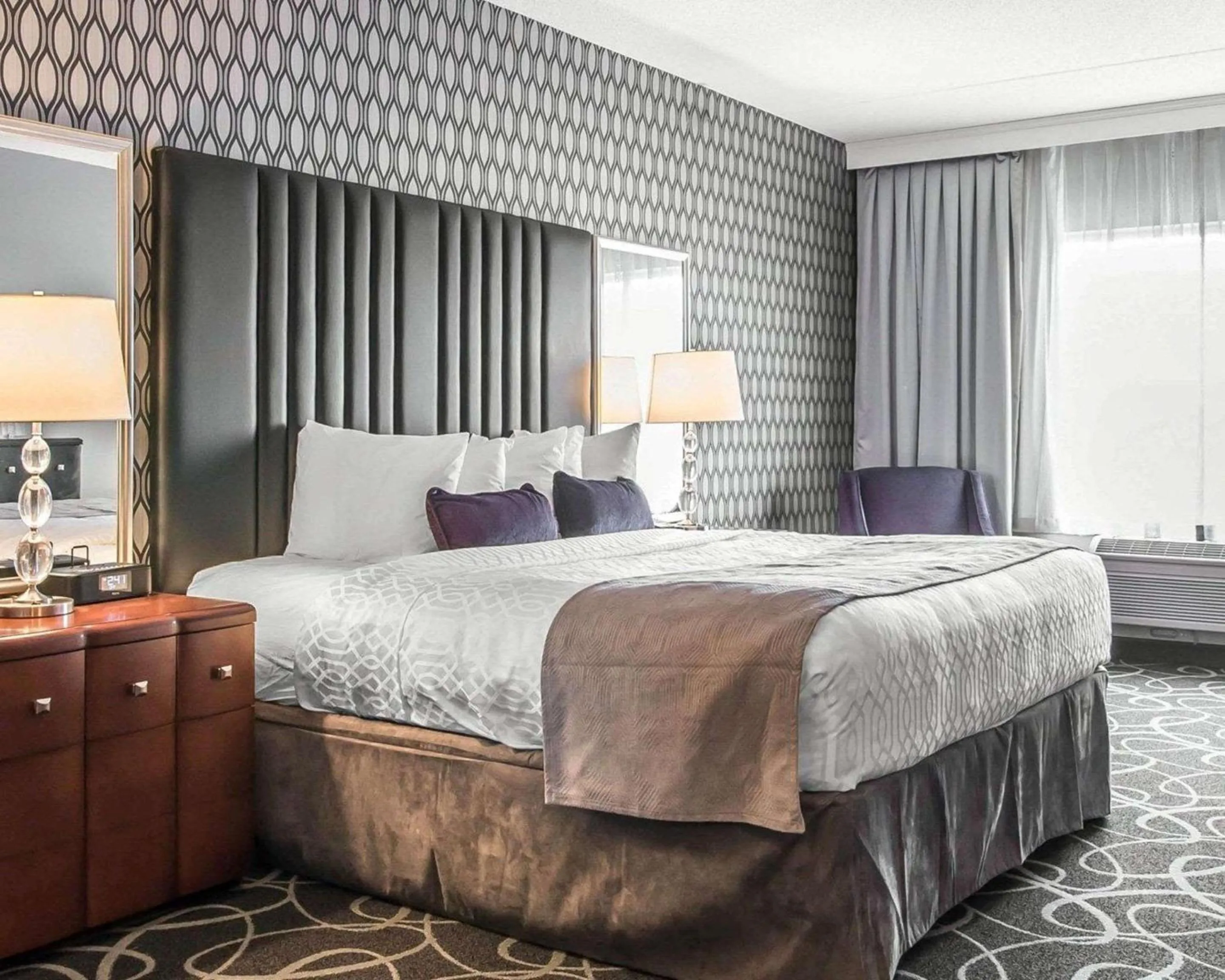 Photo of the whole room, Bed in Park Manor Hotel