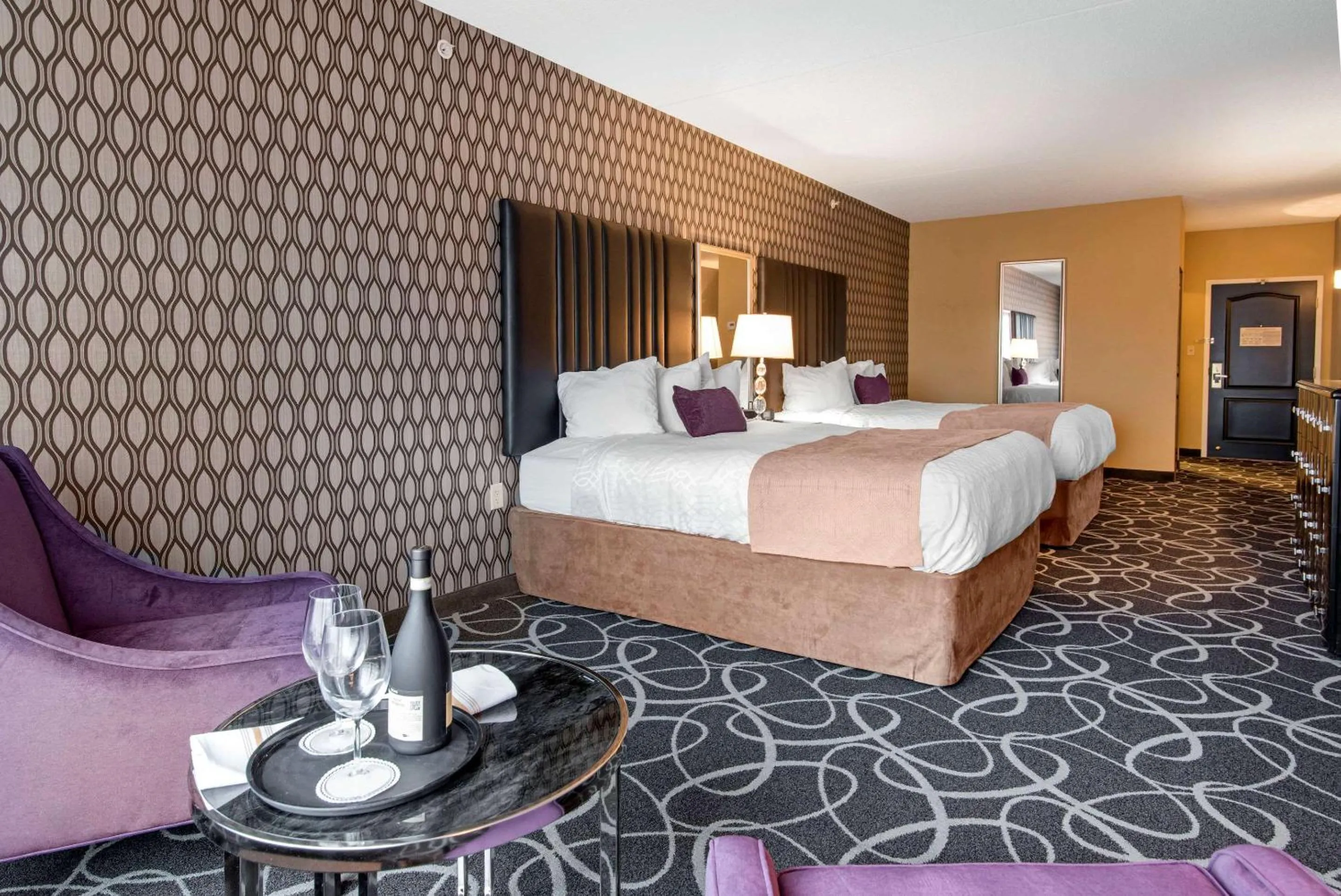 Photo of the whole room, Bed in Park Manor Hotel