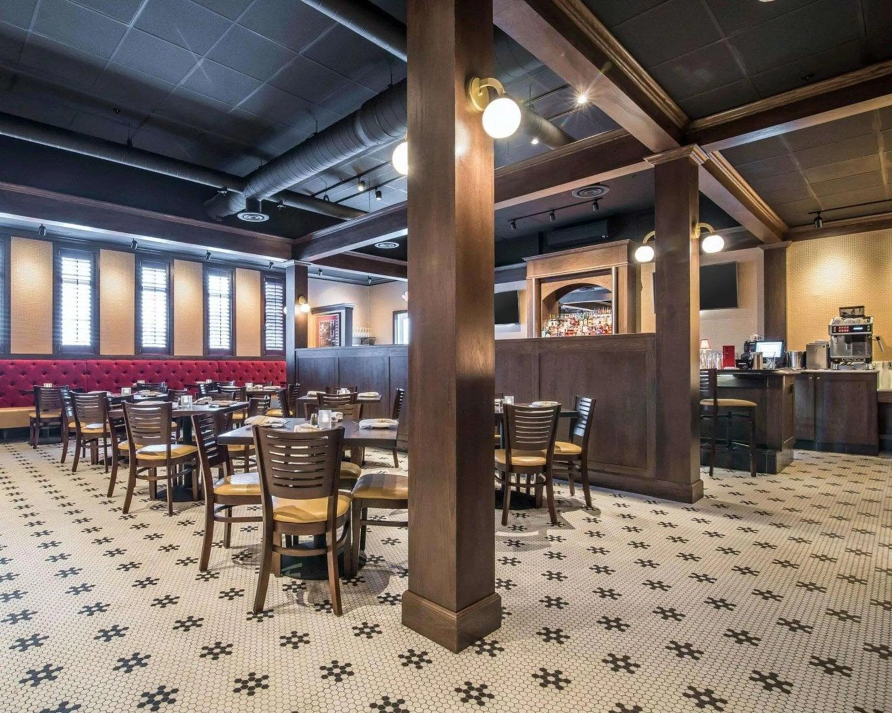 Restaurant/places to eat in Park Manor Hotel