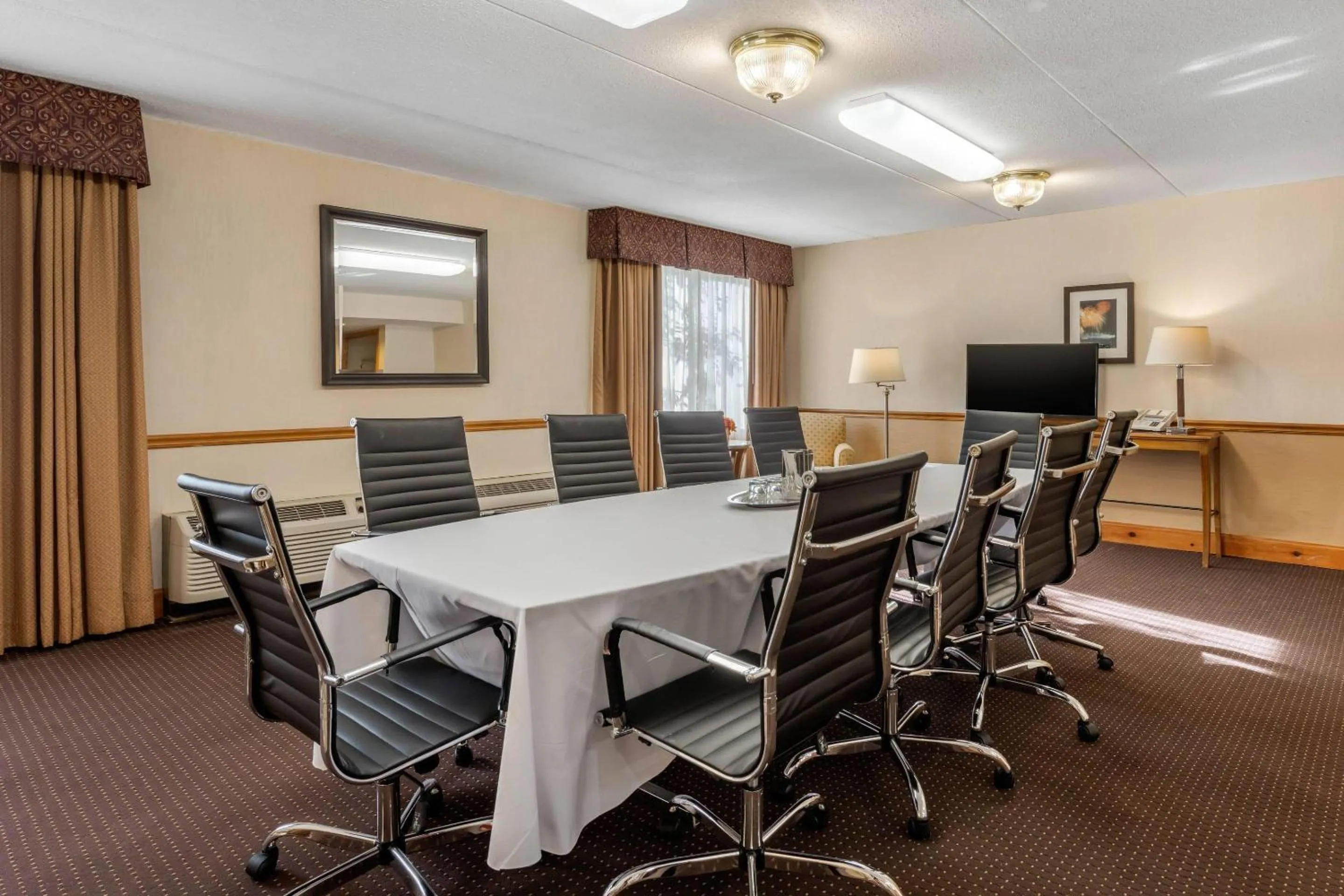 Meeting/conference room in Clarion Hotel Conference Center on Lake Erie