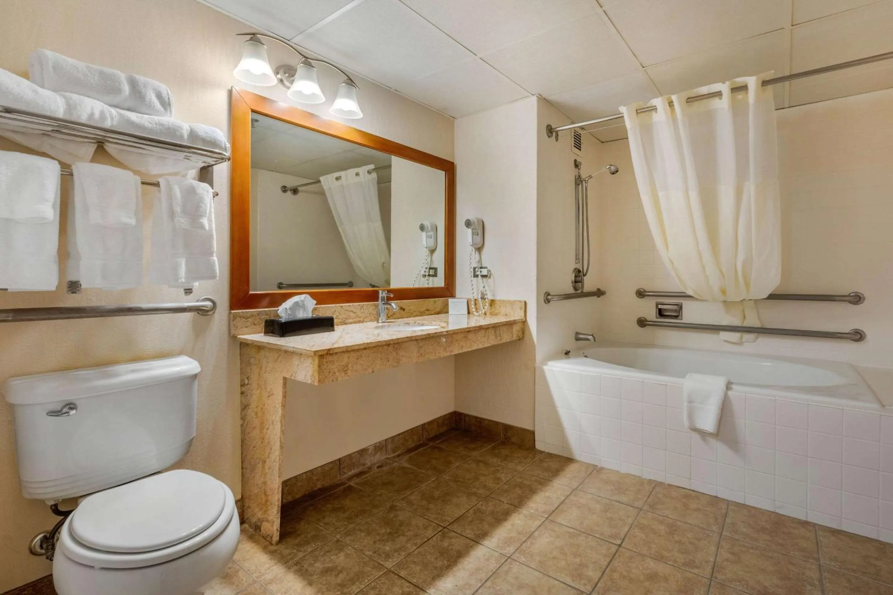 Bathroom in Clarion Hotel Conference Center on Lake Erie