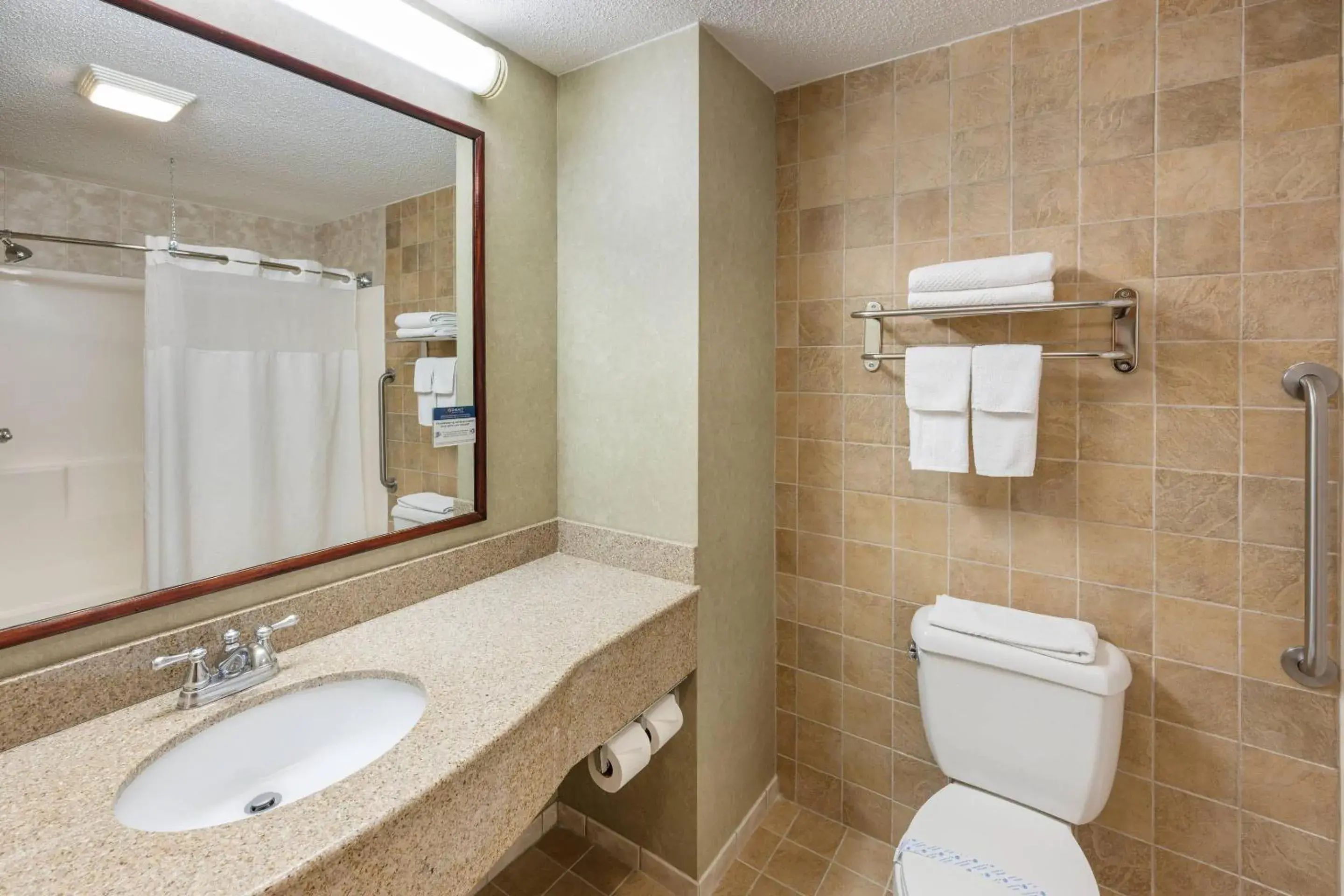 Bedroom in Quality Inn & Suites Fishkill South near I-84 Bedroom in Quality Inn & Suites Fishkill South near I-84