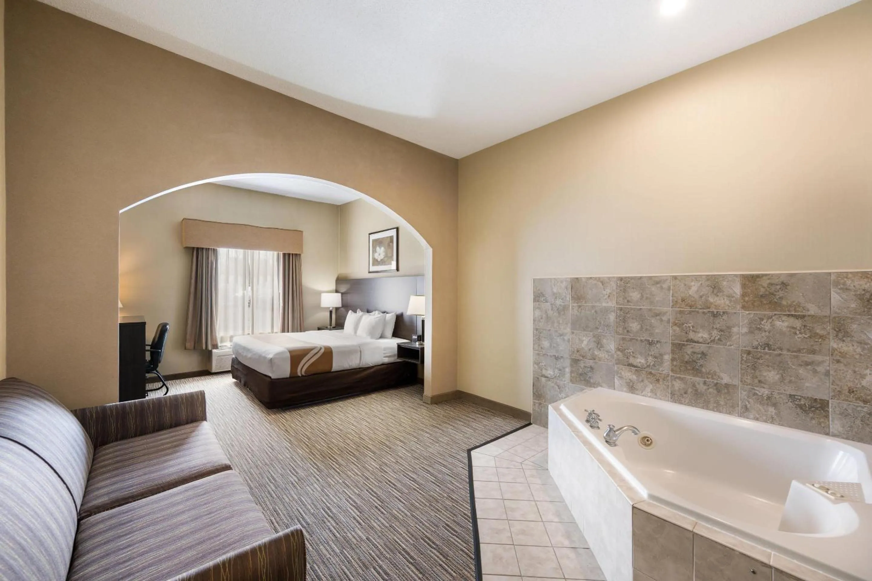 Bedroom, Bed in Quality Inn & Suites Fishkill South near I-84