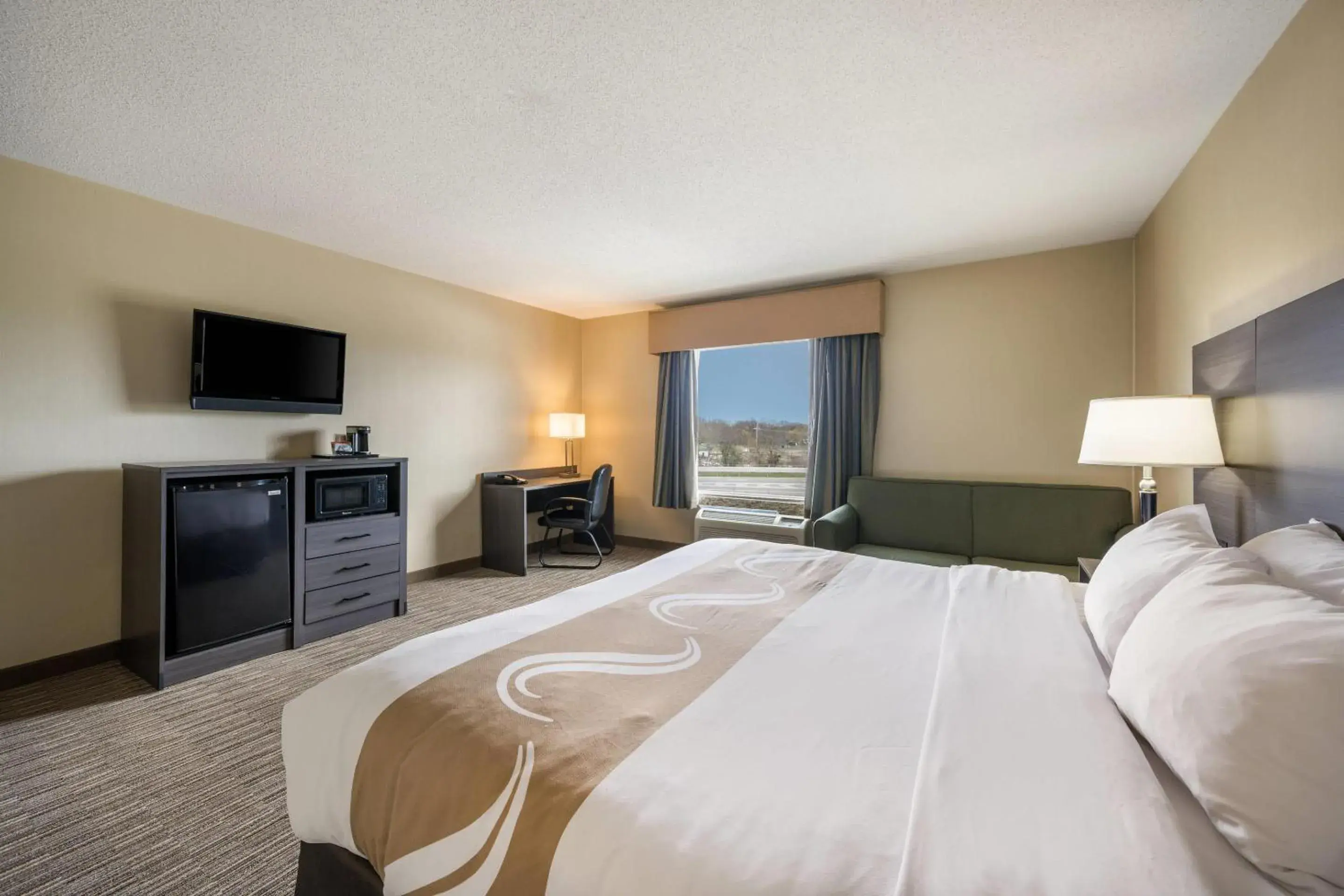 King Room - Disability Access/Non-Smoking in Quality Inn & Suites Fishkill South near I-84 King Room - Disability Access/Non-Smoking in Quality Inn & Suites Fishkill South near I-84