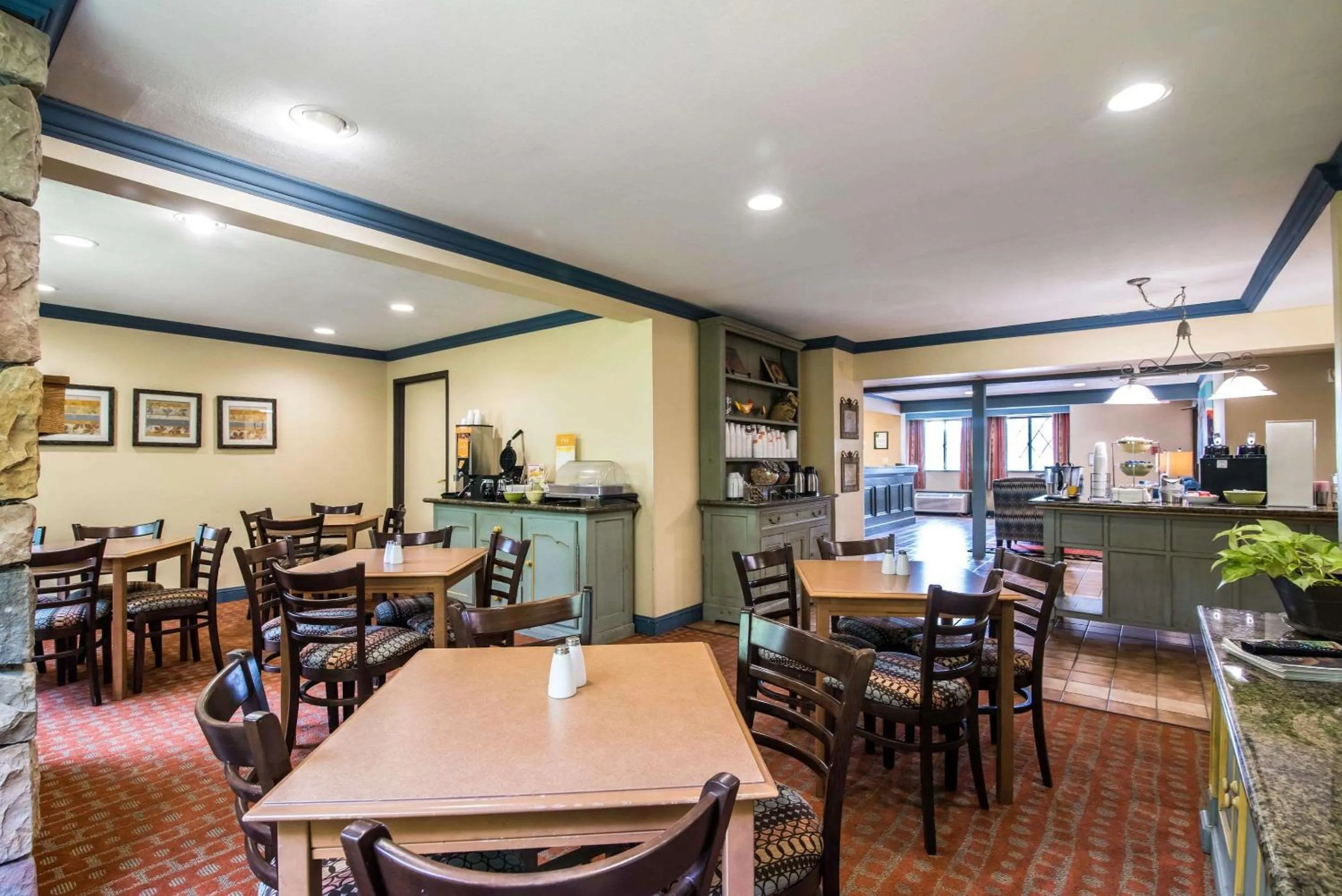 Restaurant/places to eat in Quality Inn Cortland - University Area