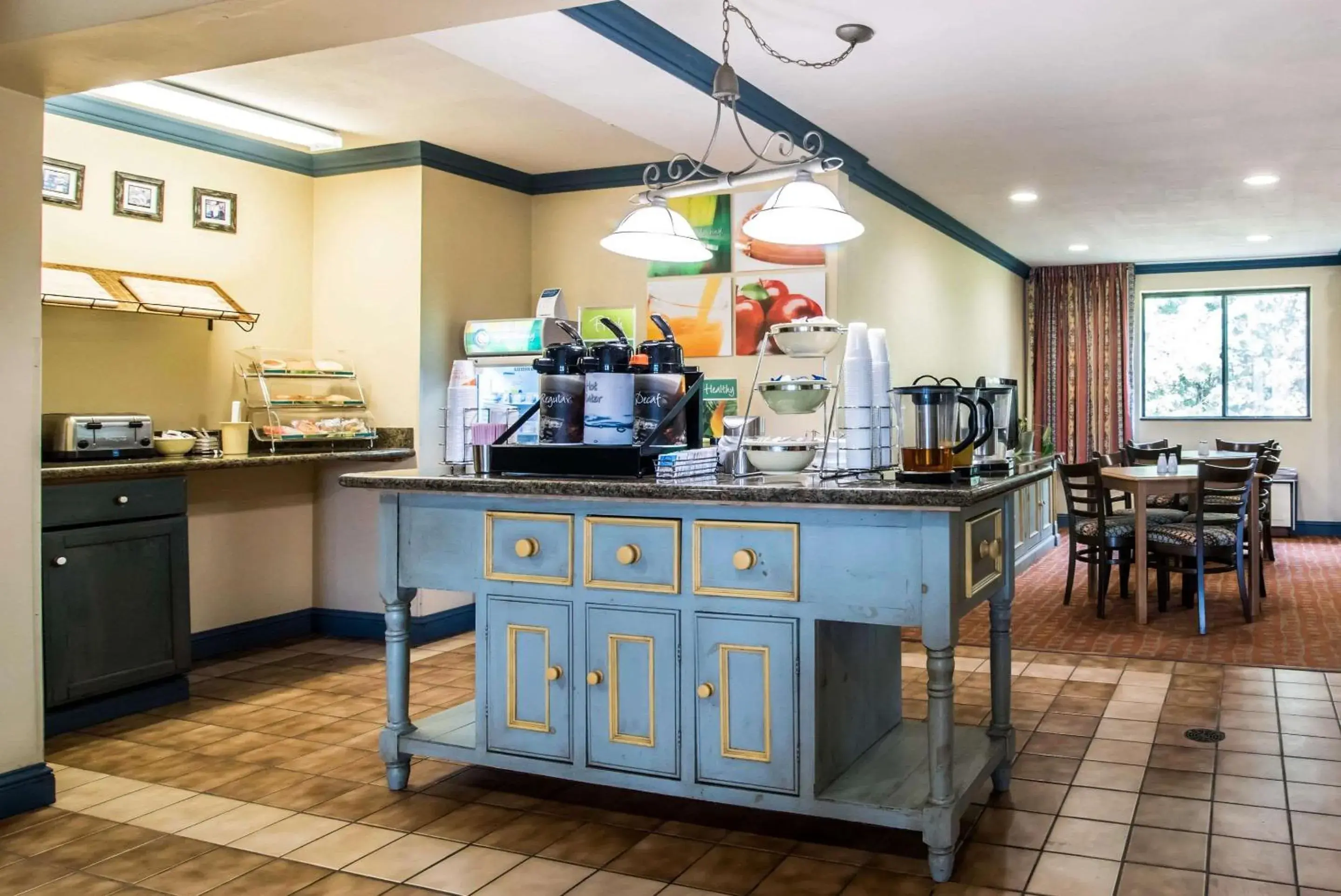 Restaurant/places to eat in Quality Inn Cortland - University Area Restaurant/places to eat in Quality Inn Cortland - University Area