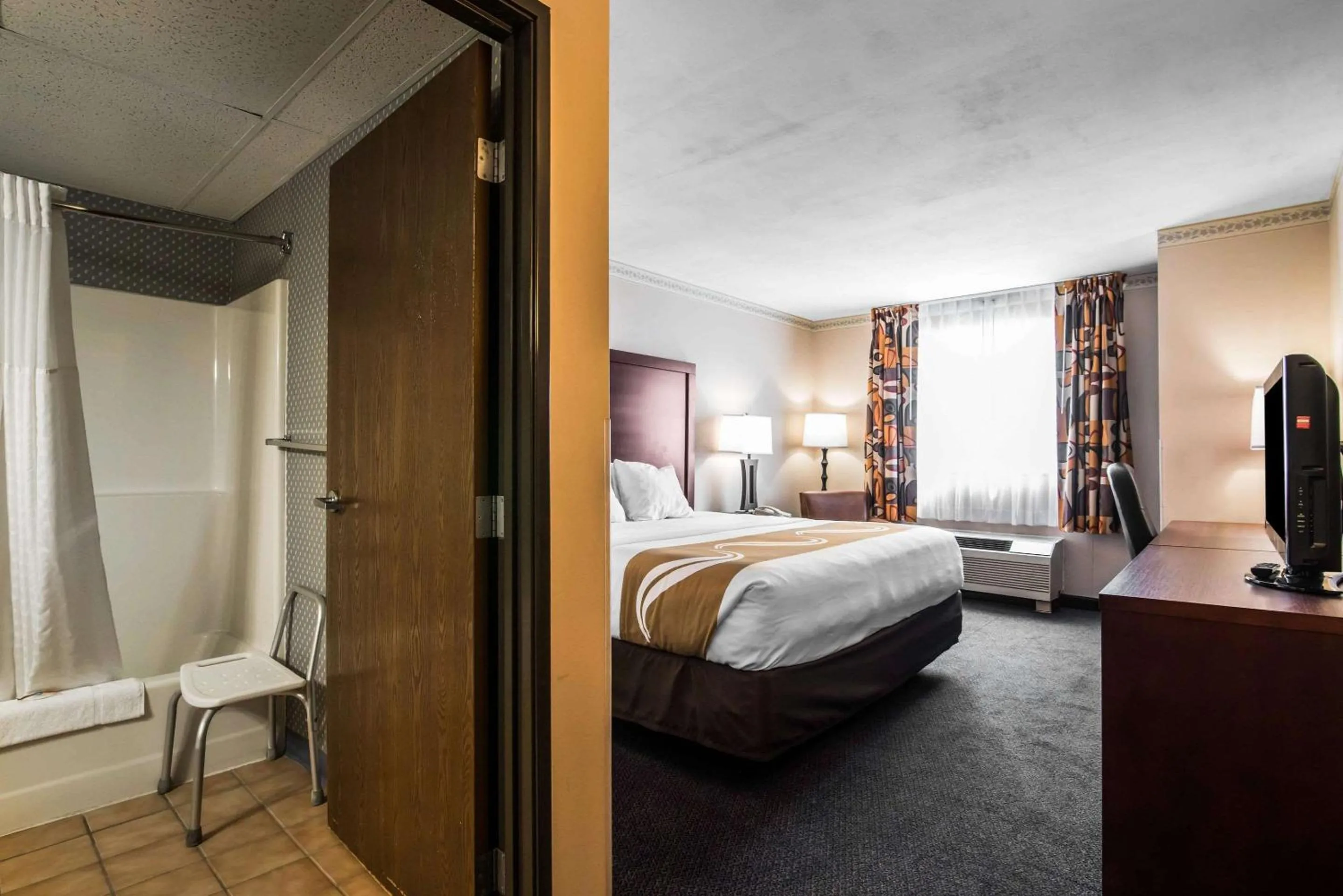 Bathroom, Bed in Quality Inn Cortland - University Area