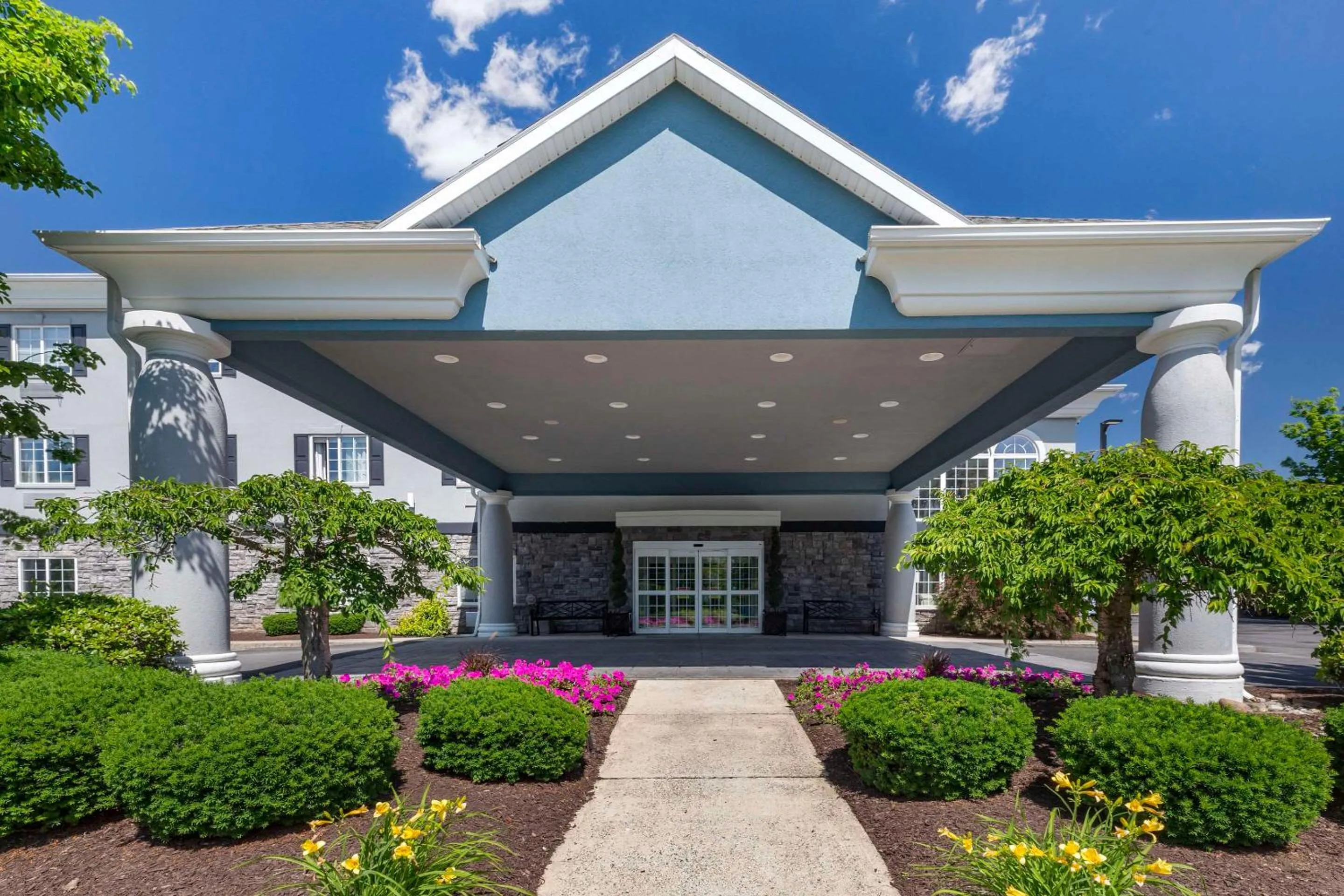 Property building in Comfort Inn & Suites East Greenbush - Albany