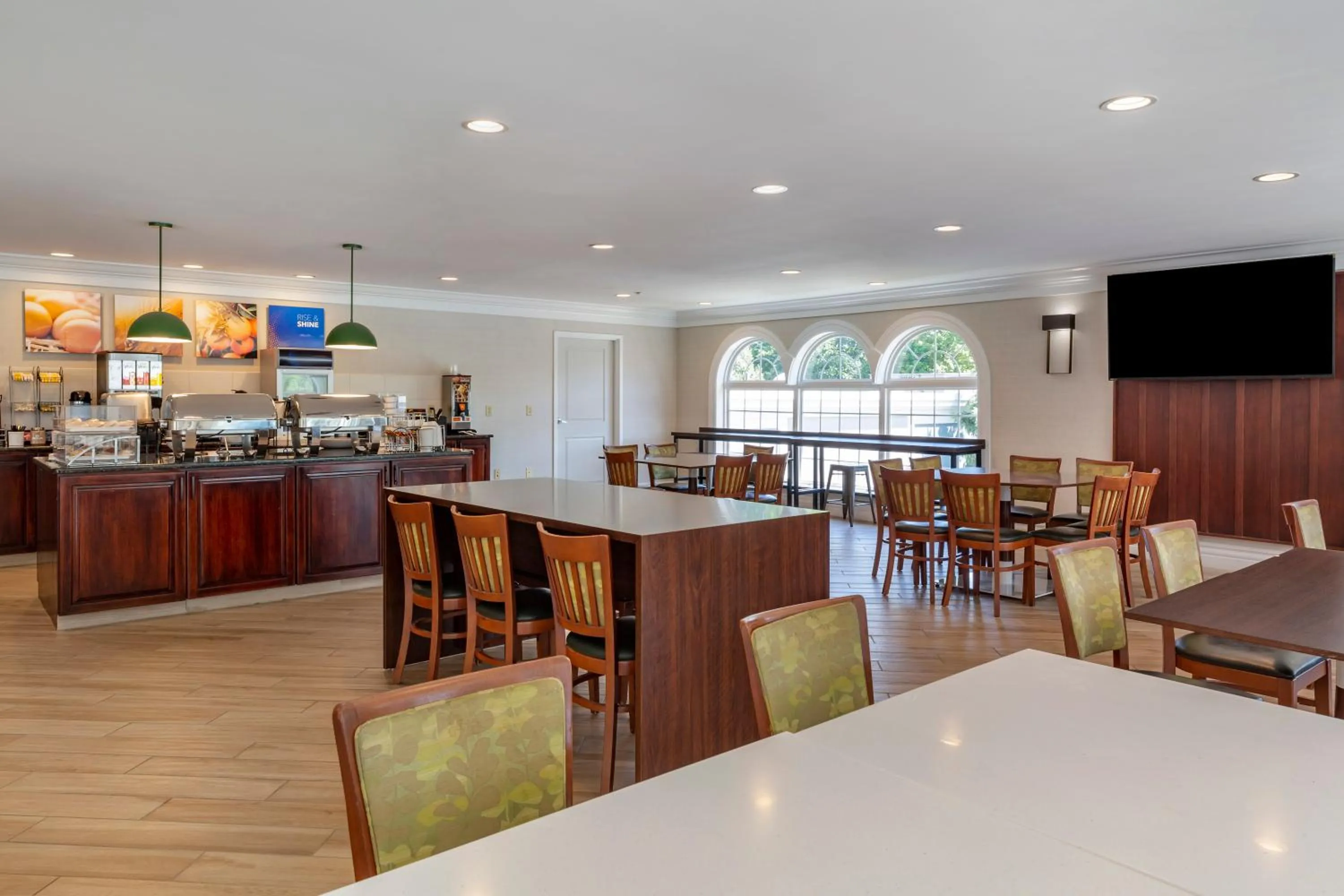 Breakfast in Comfort Inn & Suites East Greenbush - Albany