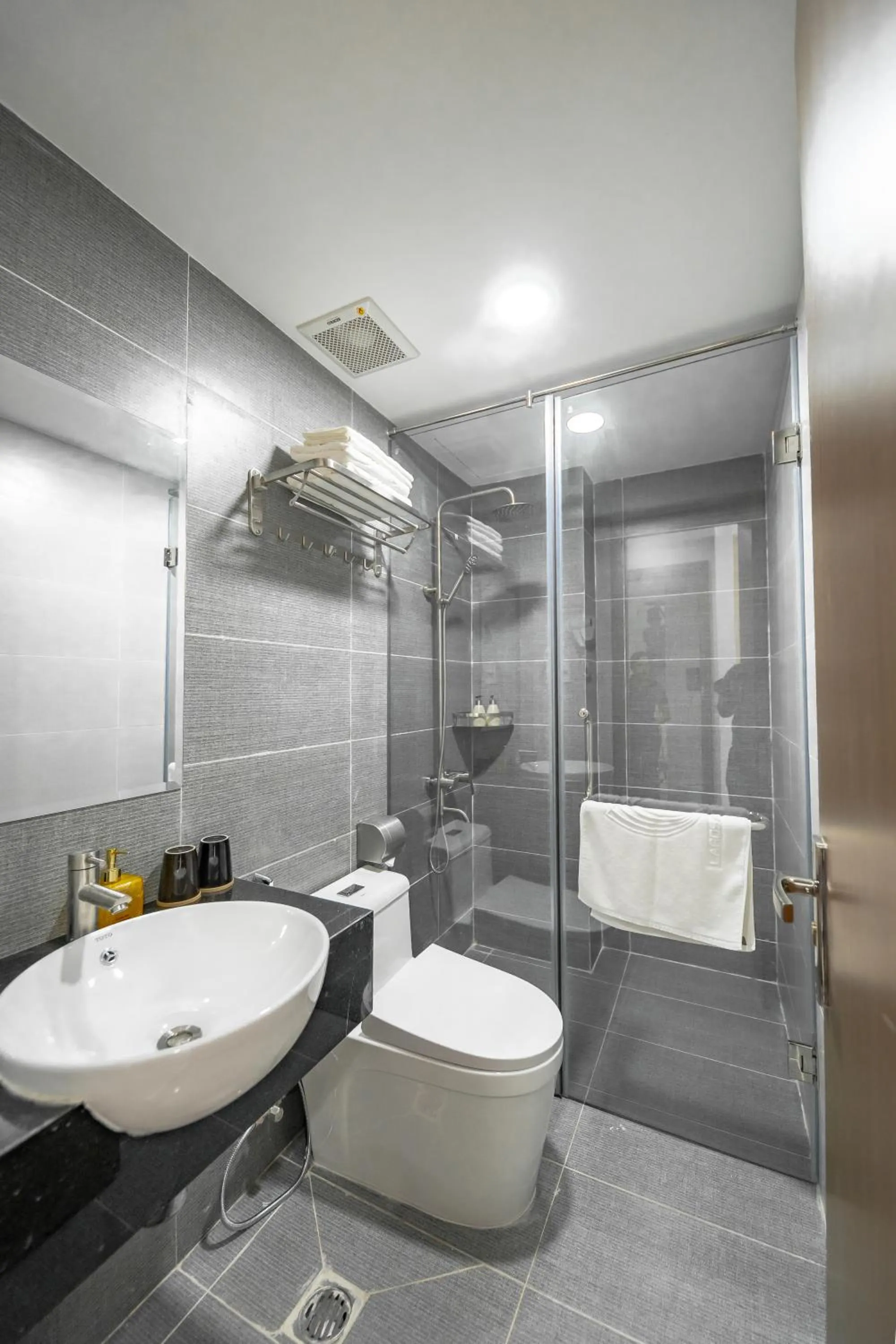 Bathroom in Larosa Hotel Nha Trang