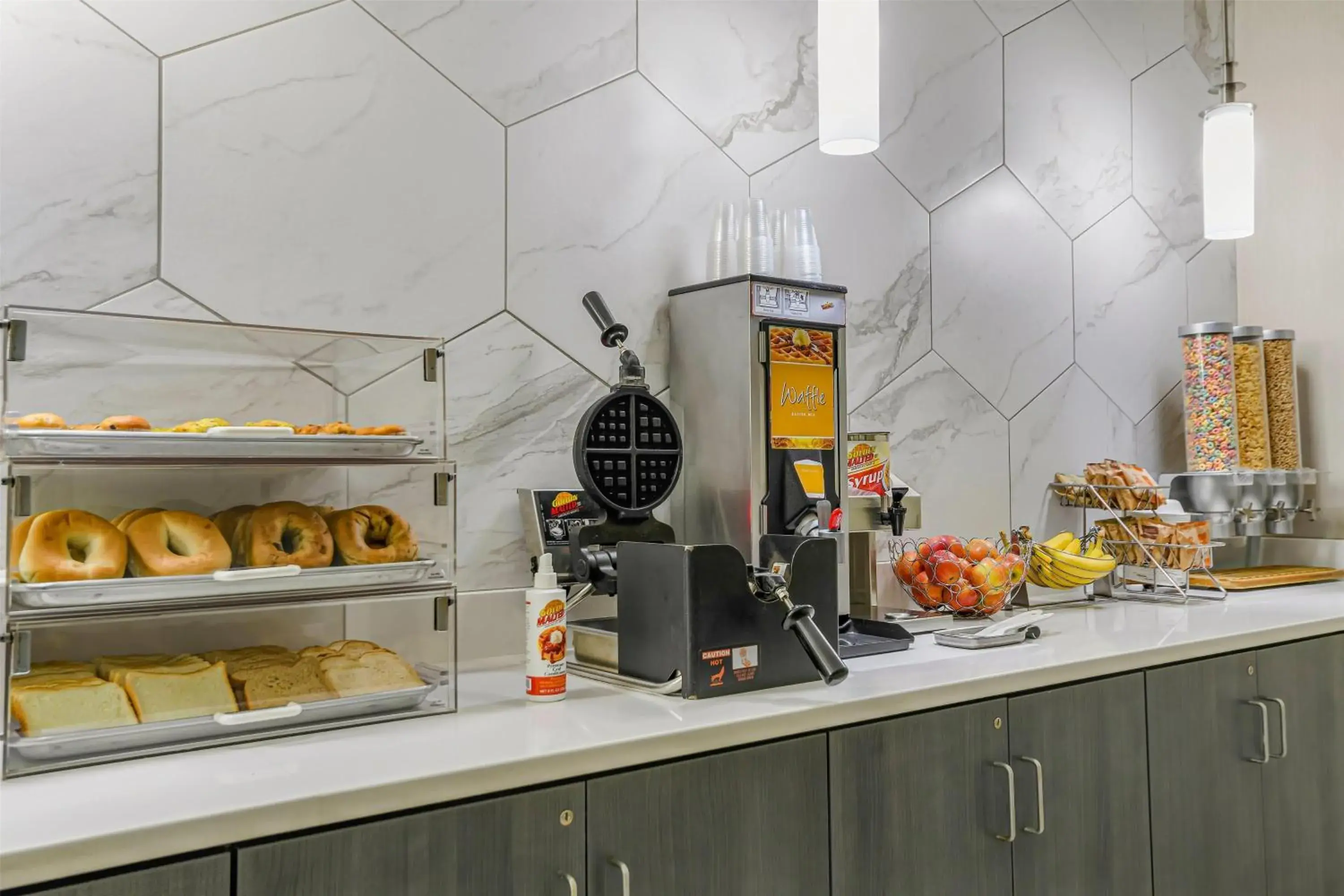 Restaurant/places to eat in La Quinta by Wyndham Batavia Restaurant/places to eat in La Quinta by Wyndham Batavia