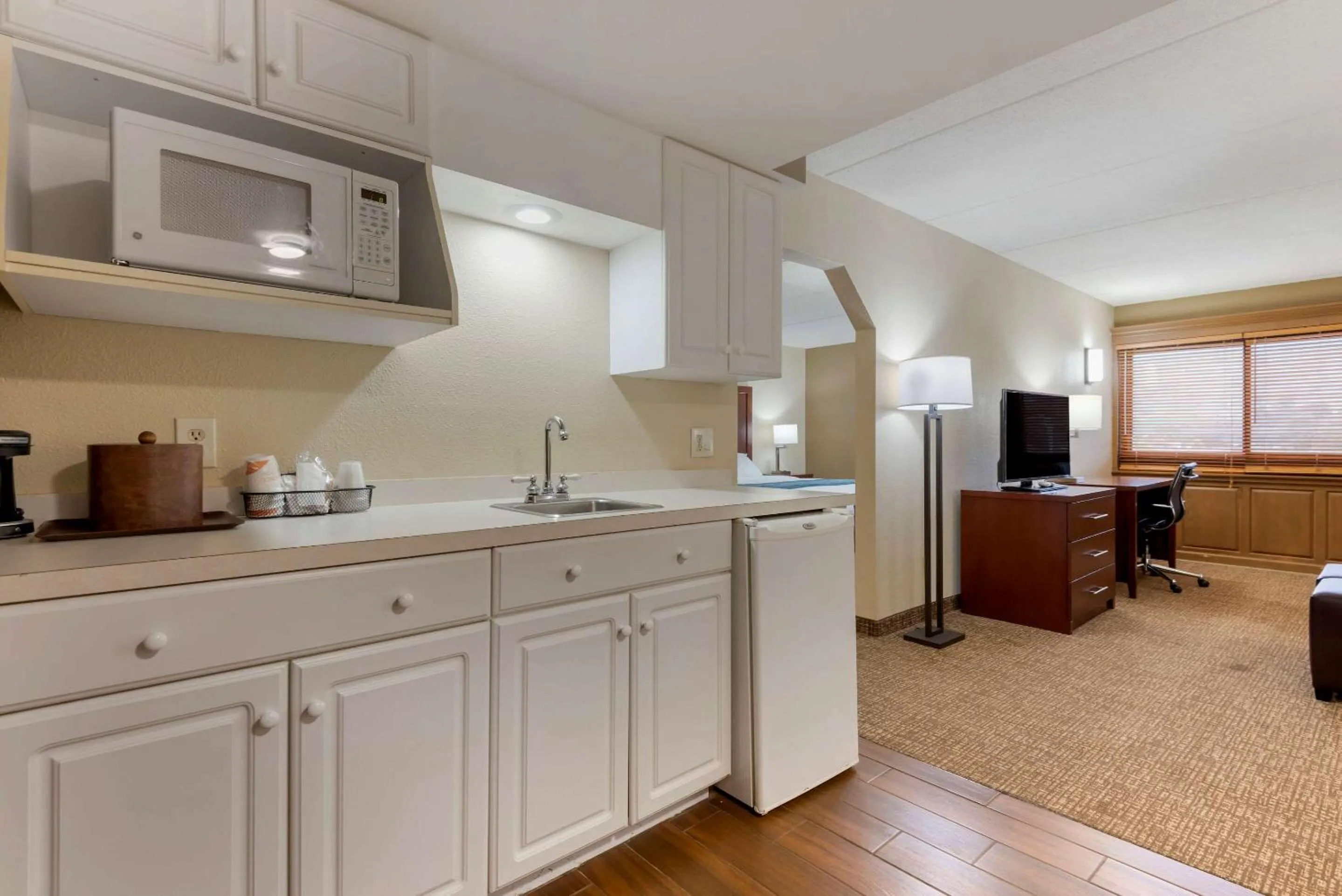 Photo of the whole room in Comfort Inn Binghamton I-81