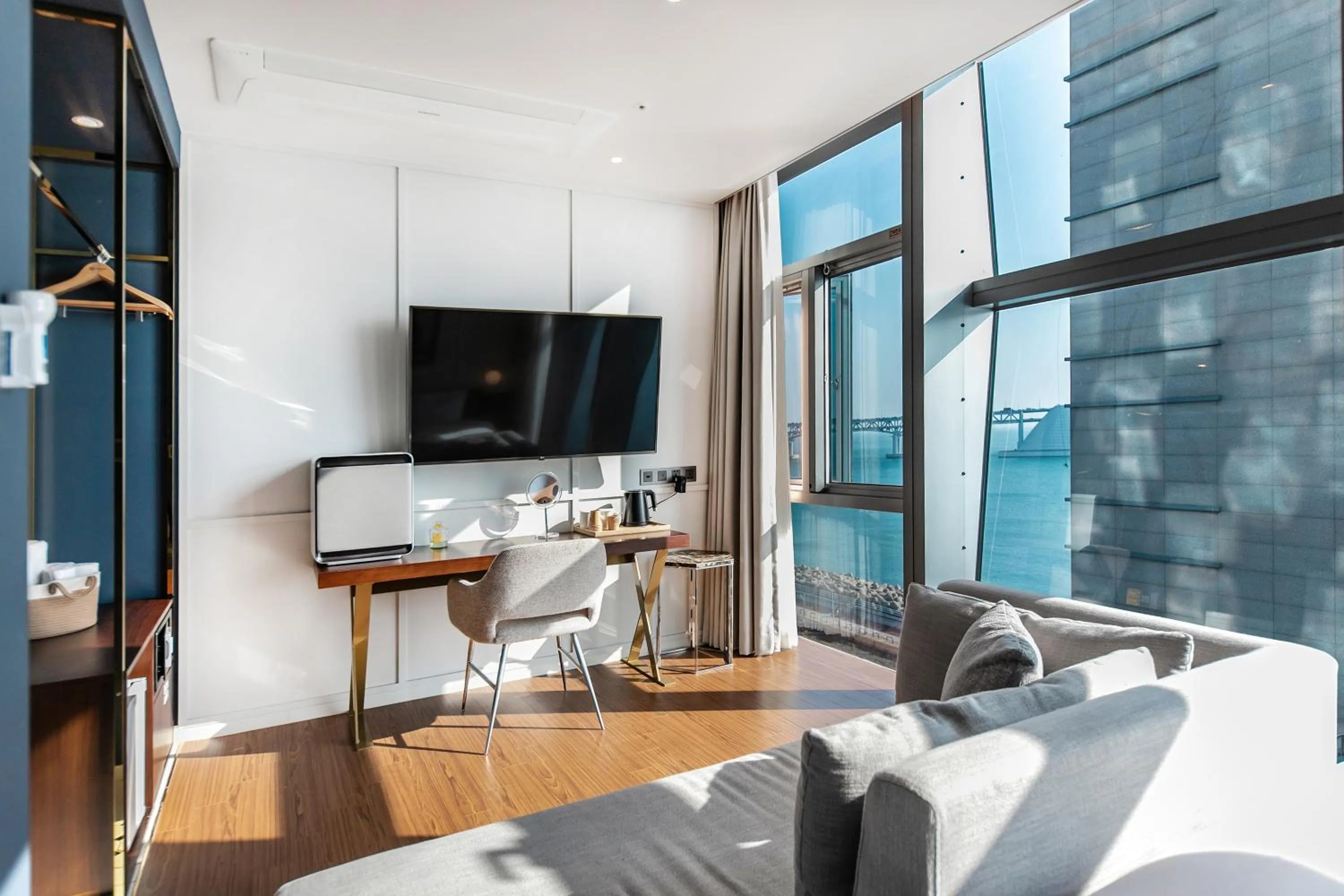 TV and multimedia in H Avenue Gwanganri Beach