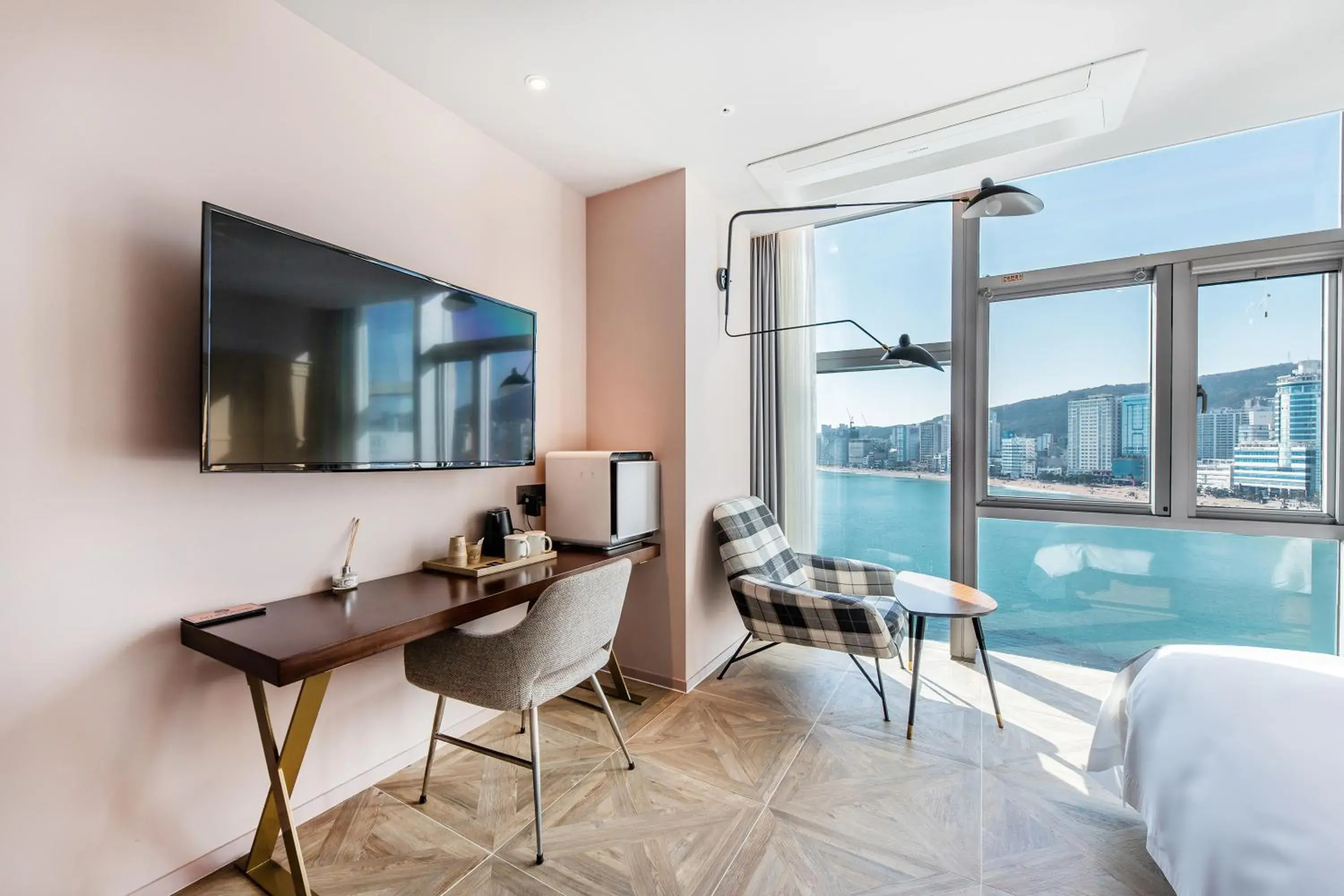 Bedroom in H Avenue Gwanganri Beach Bedroom in H Avenue Gwanganri Beach