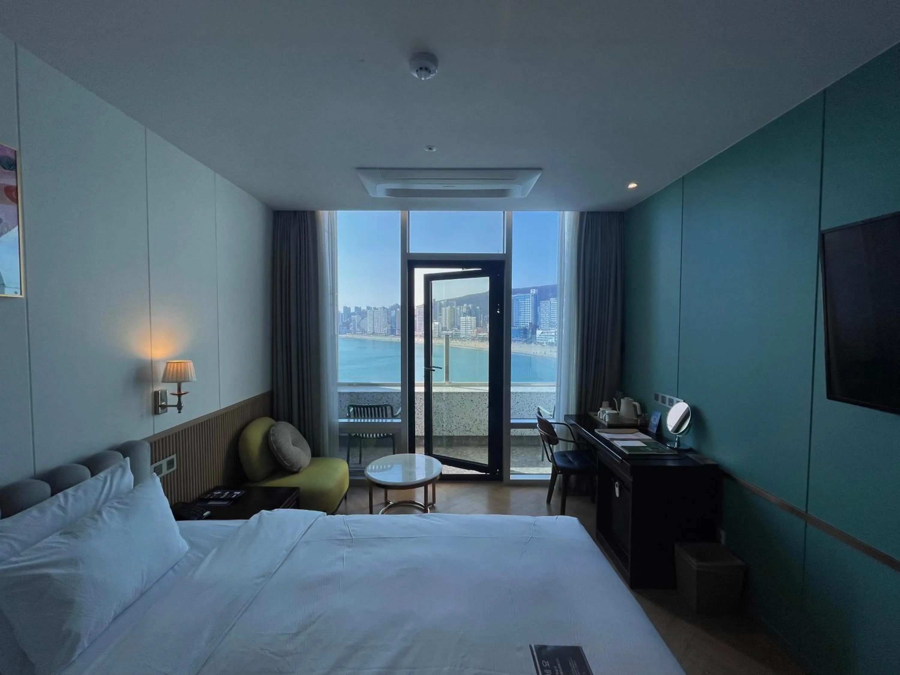 Sea view, Bed in H Avenue Gwanganri Beach