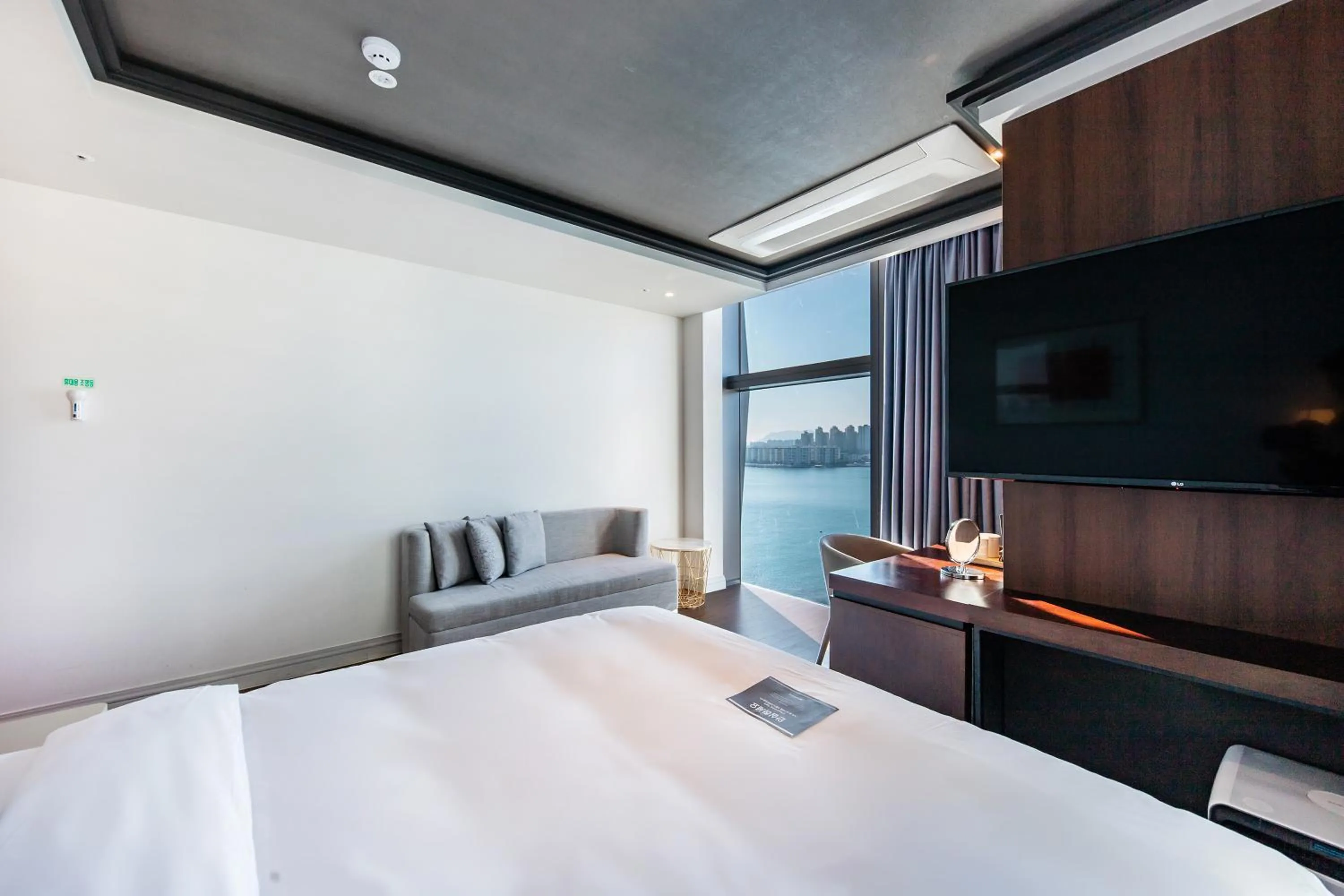 Bed in H Avenue Gwanganri Beach