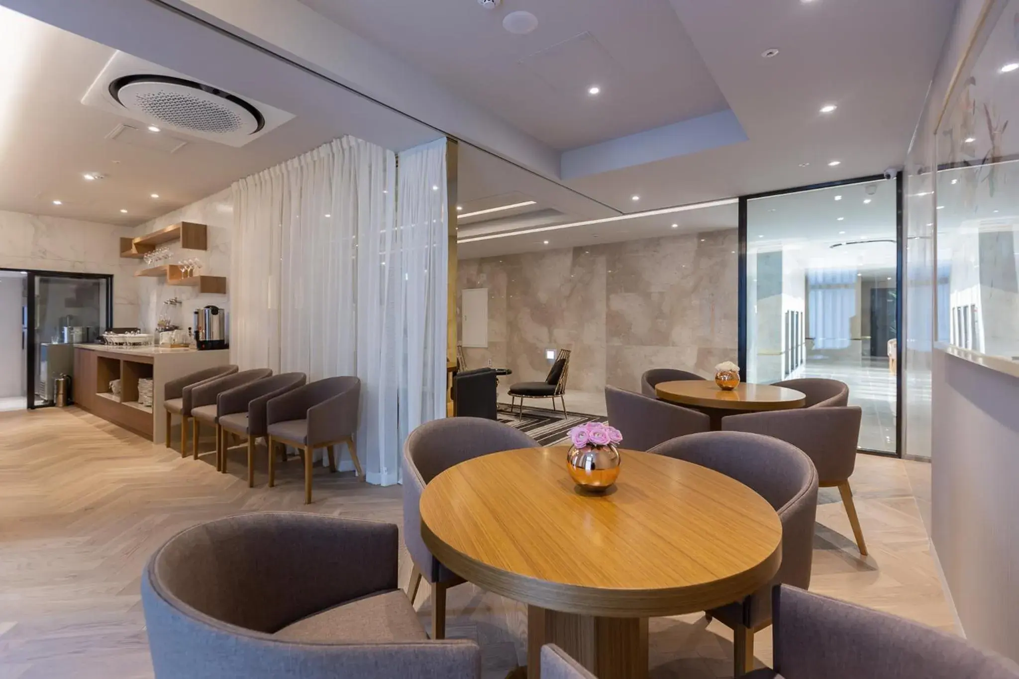 Restaurant/places to eat in H Avenue Gwanganri Beach Restaurant/places to eat in H Avenue Gwanganri Beach