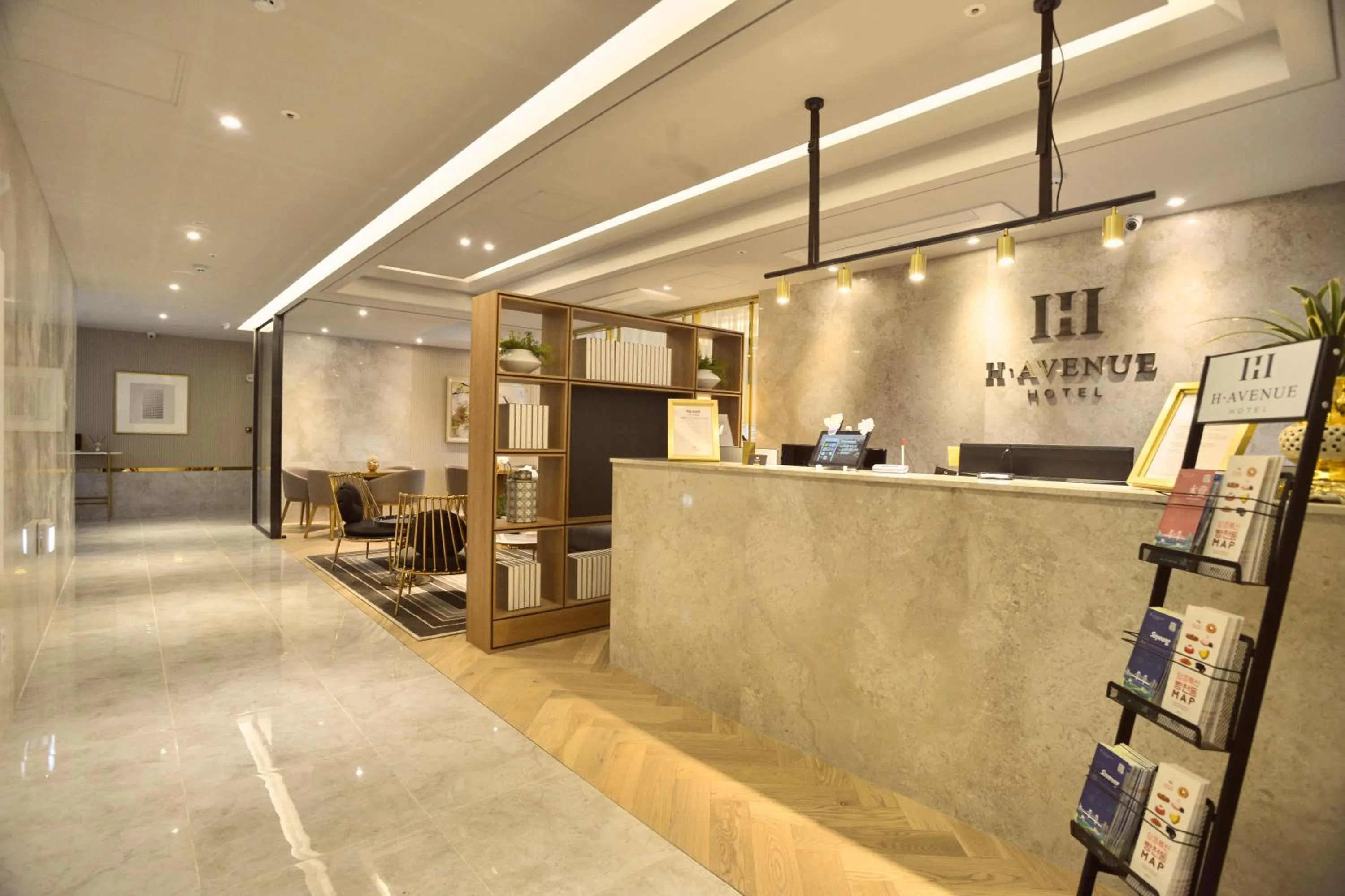 Lobby or reception in H Avenue Gwanganri Beach