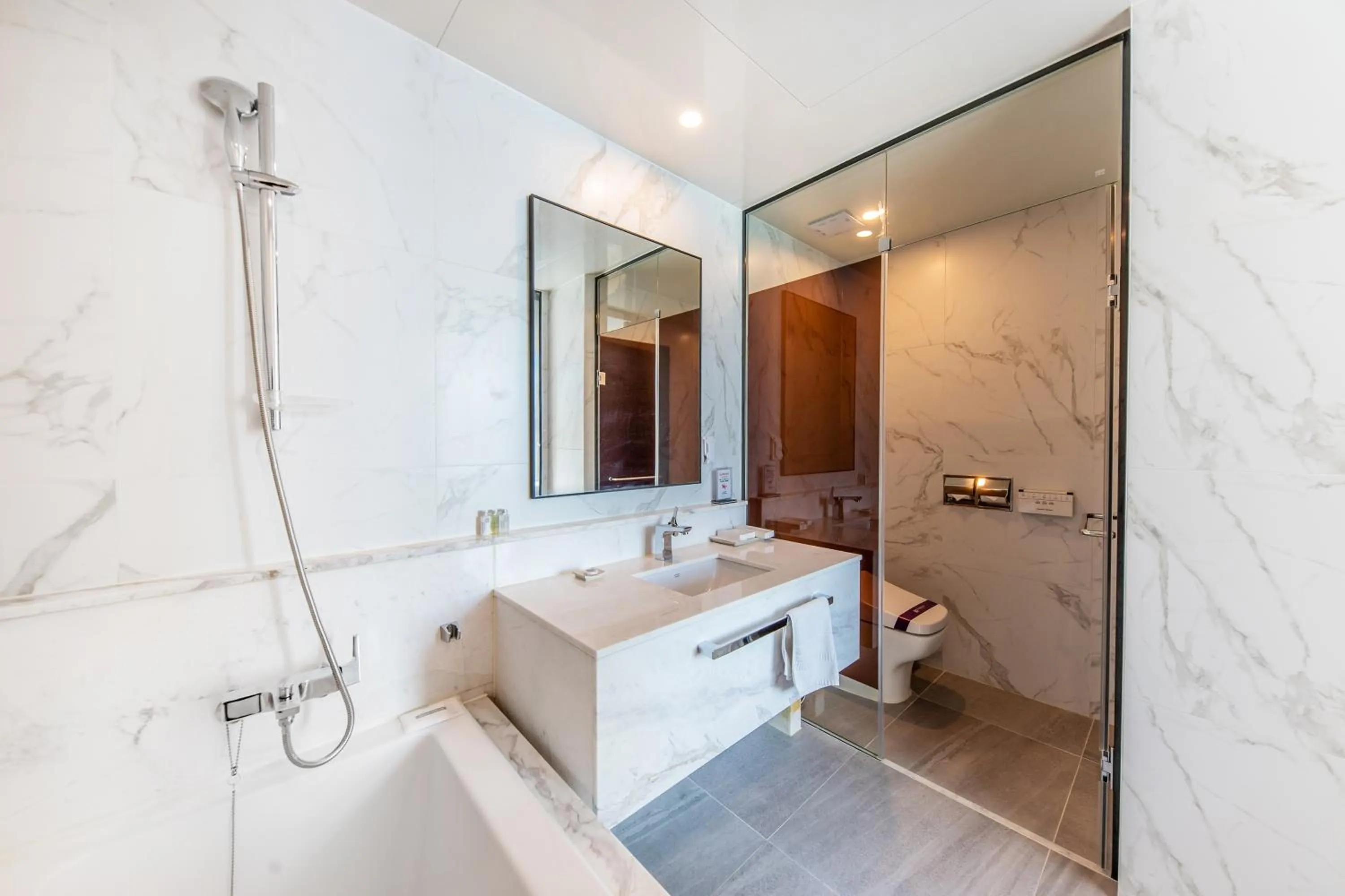 Toilet in H Avenue Gwanganri Beach