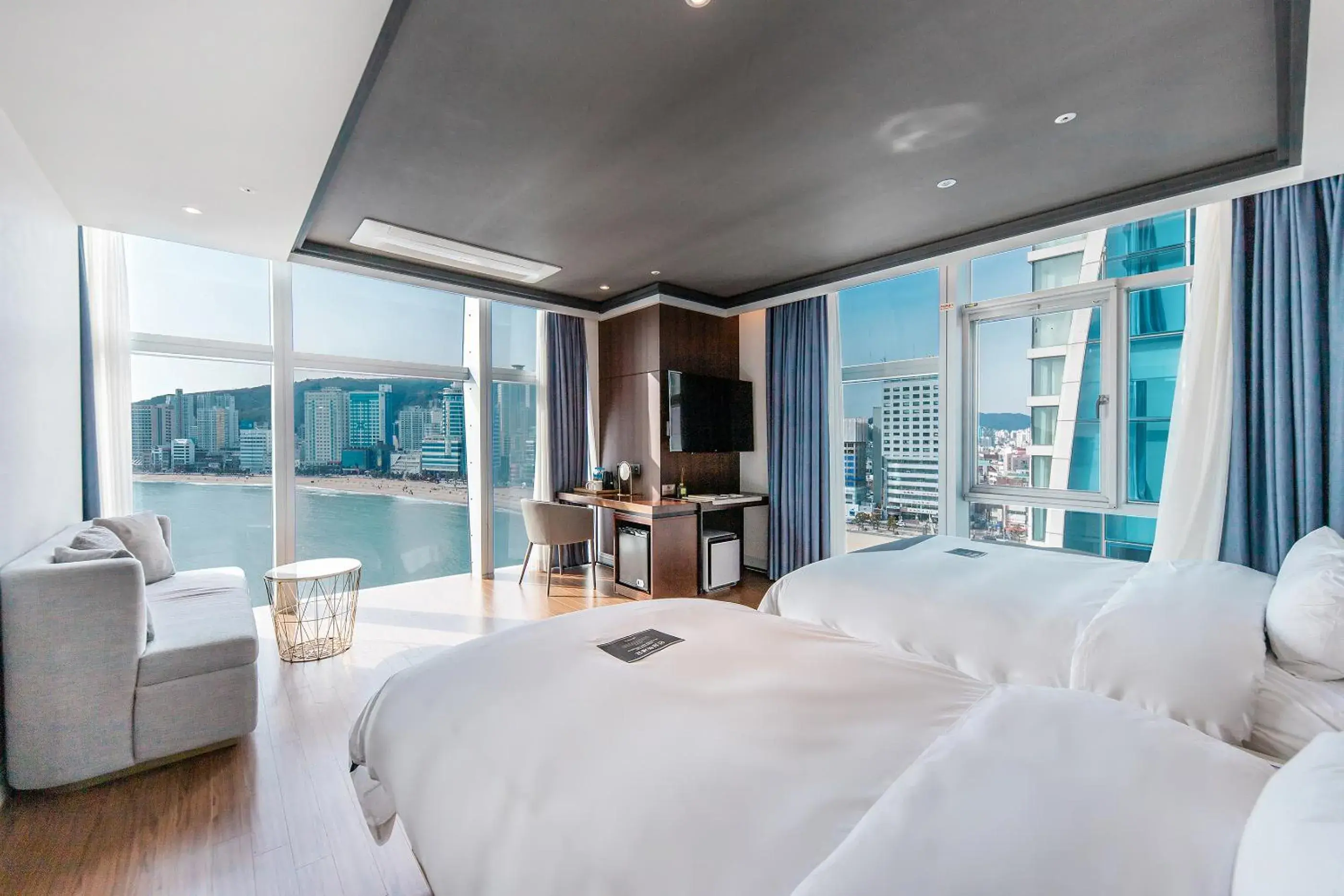 Spa Twin with Sea View in H Avenue Gwanganri Beach Spa Twin with Sea View in H Avenue Gwanganri Beach