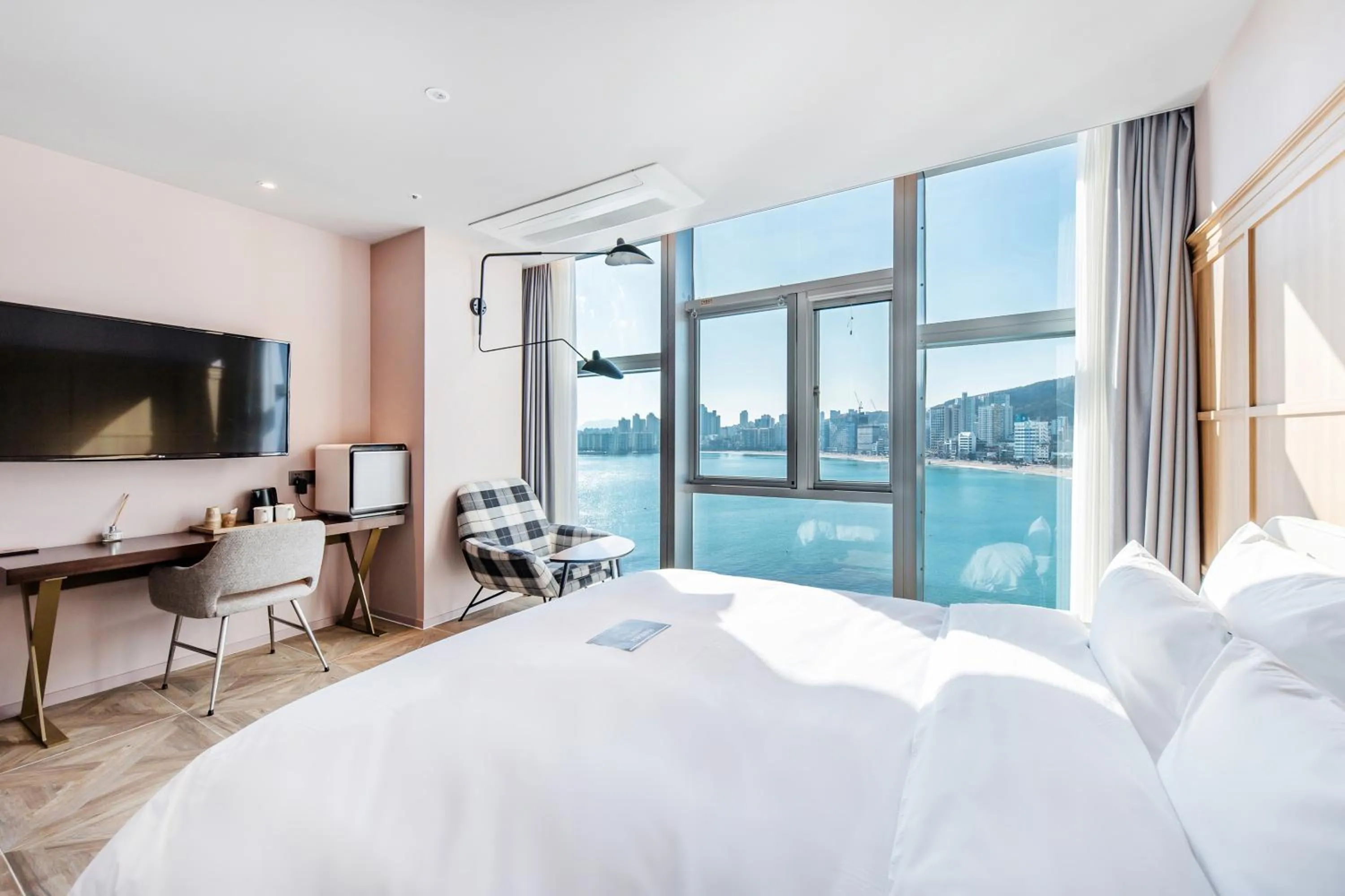 Sea view, Bed in H Avenue Gwanganri Beach