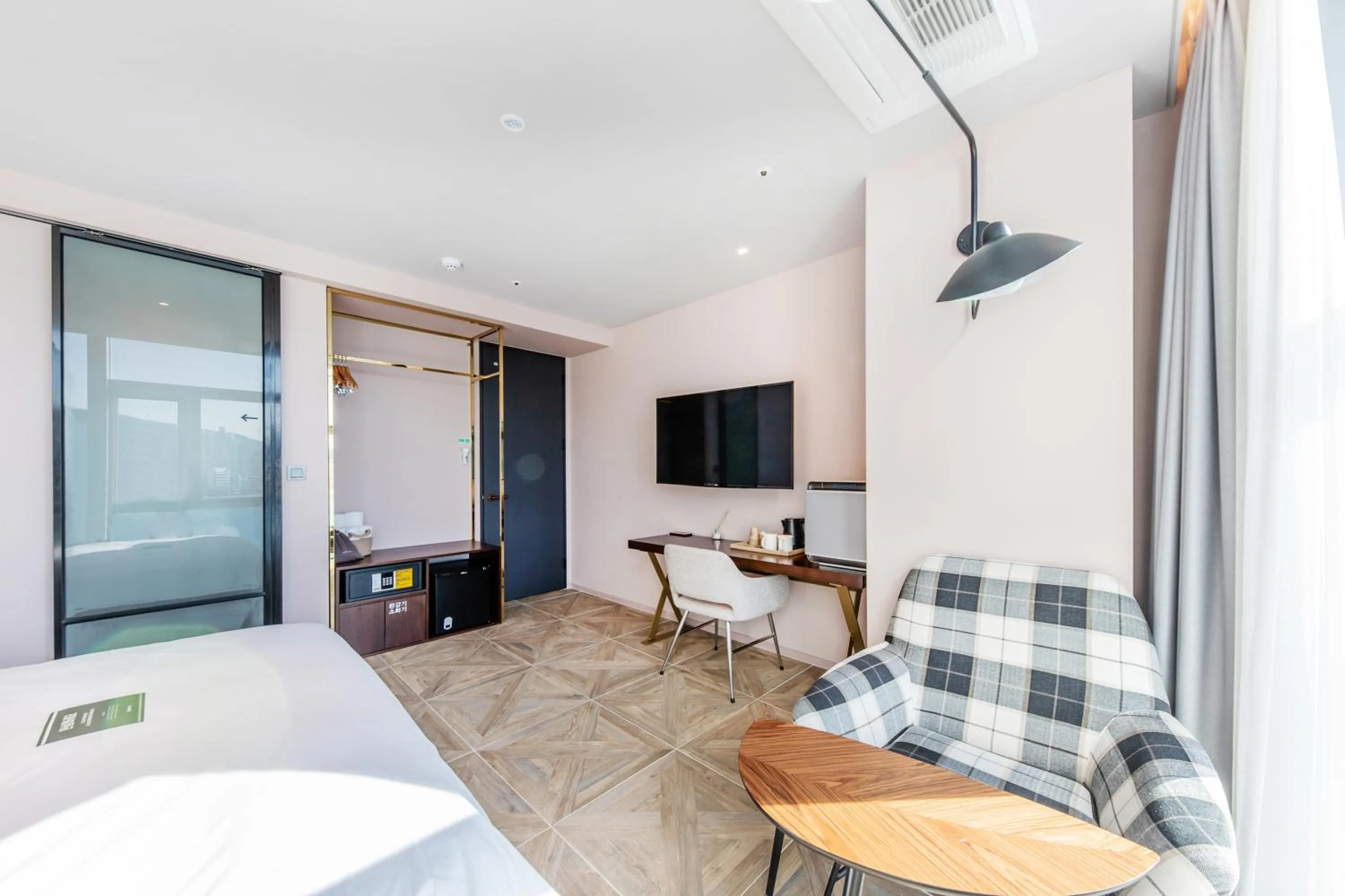 TV and multimedia, Bed in H Avenue Gwanganri Beach